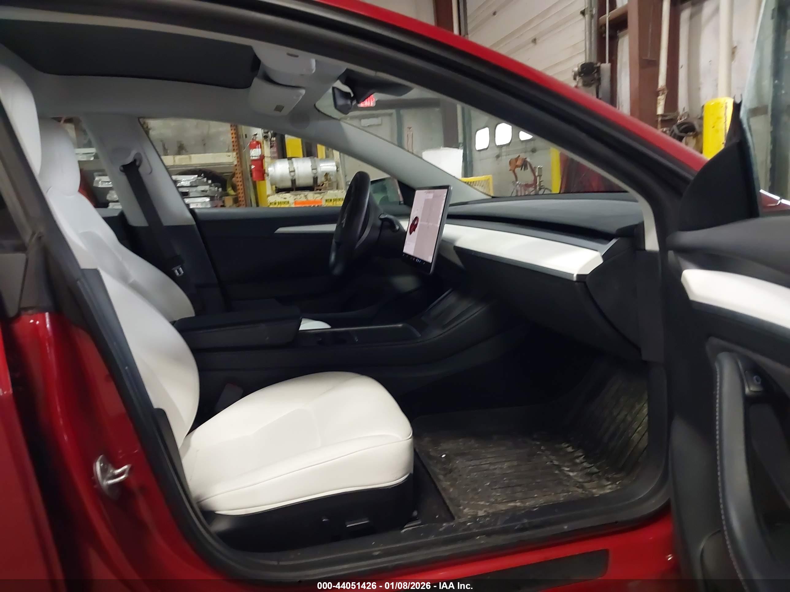 TESLA MODEL image 5