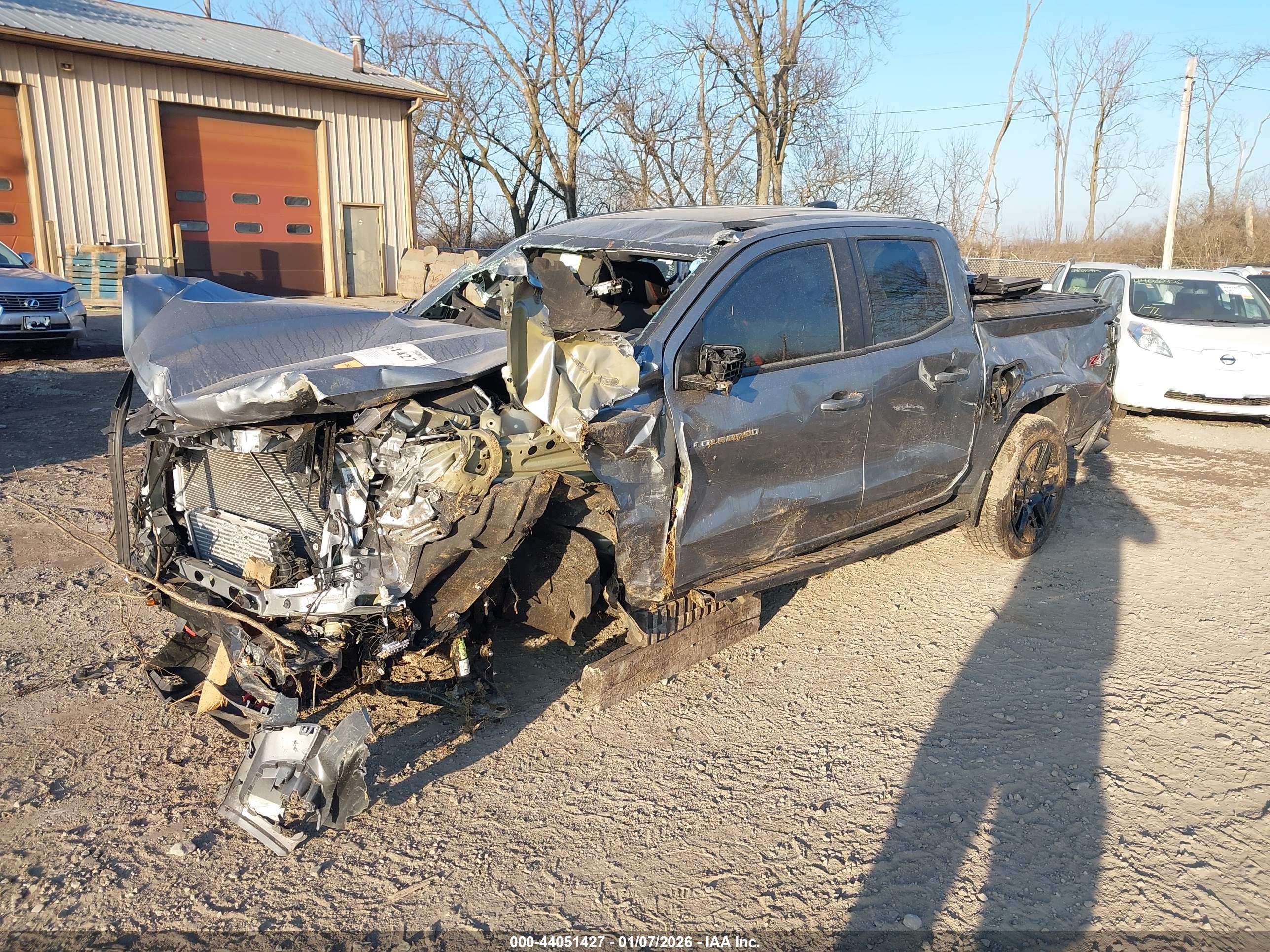 CHEVROLET COLORADO image 2