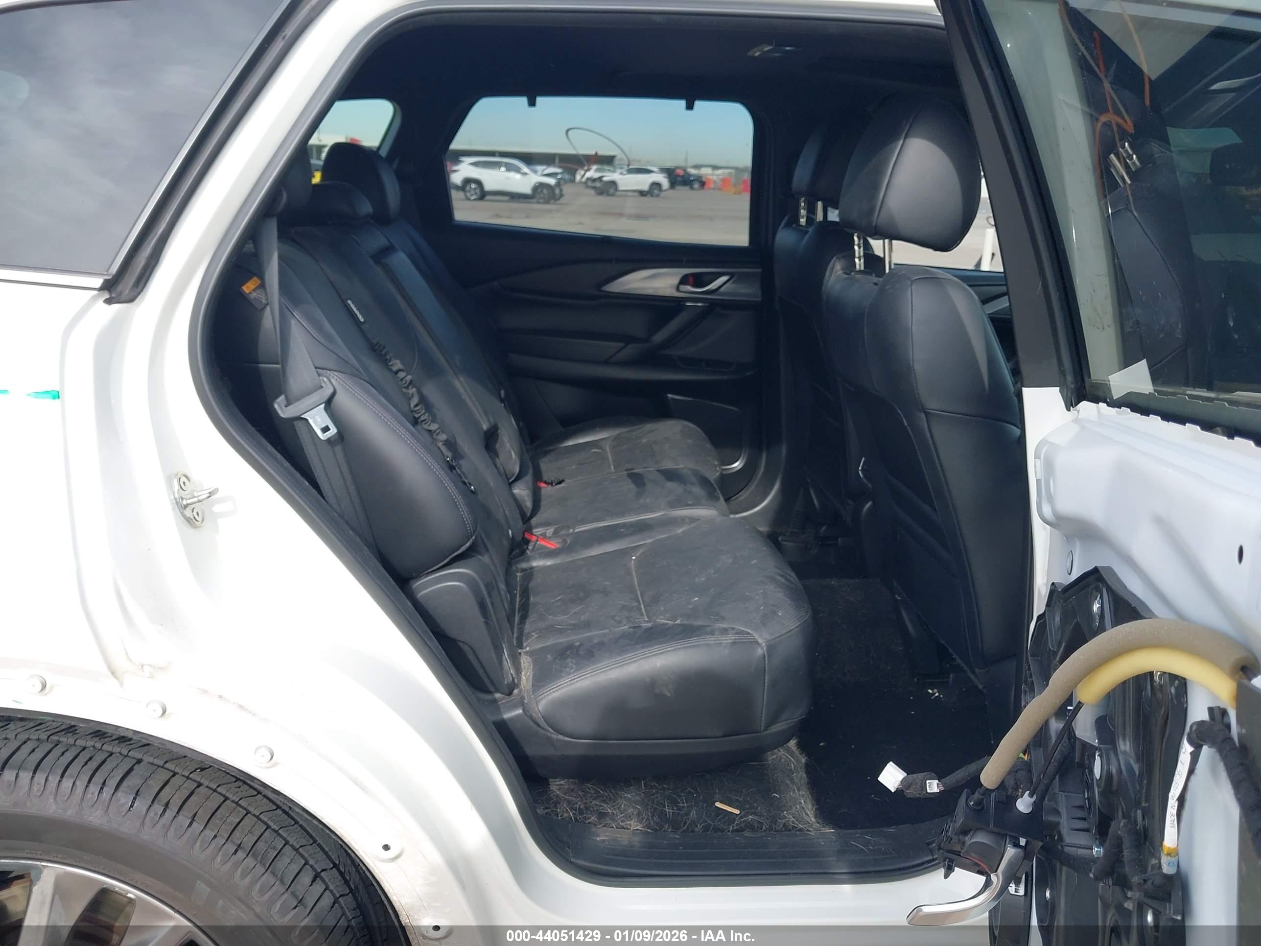 MAZDA CX-9 image 8