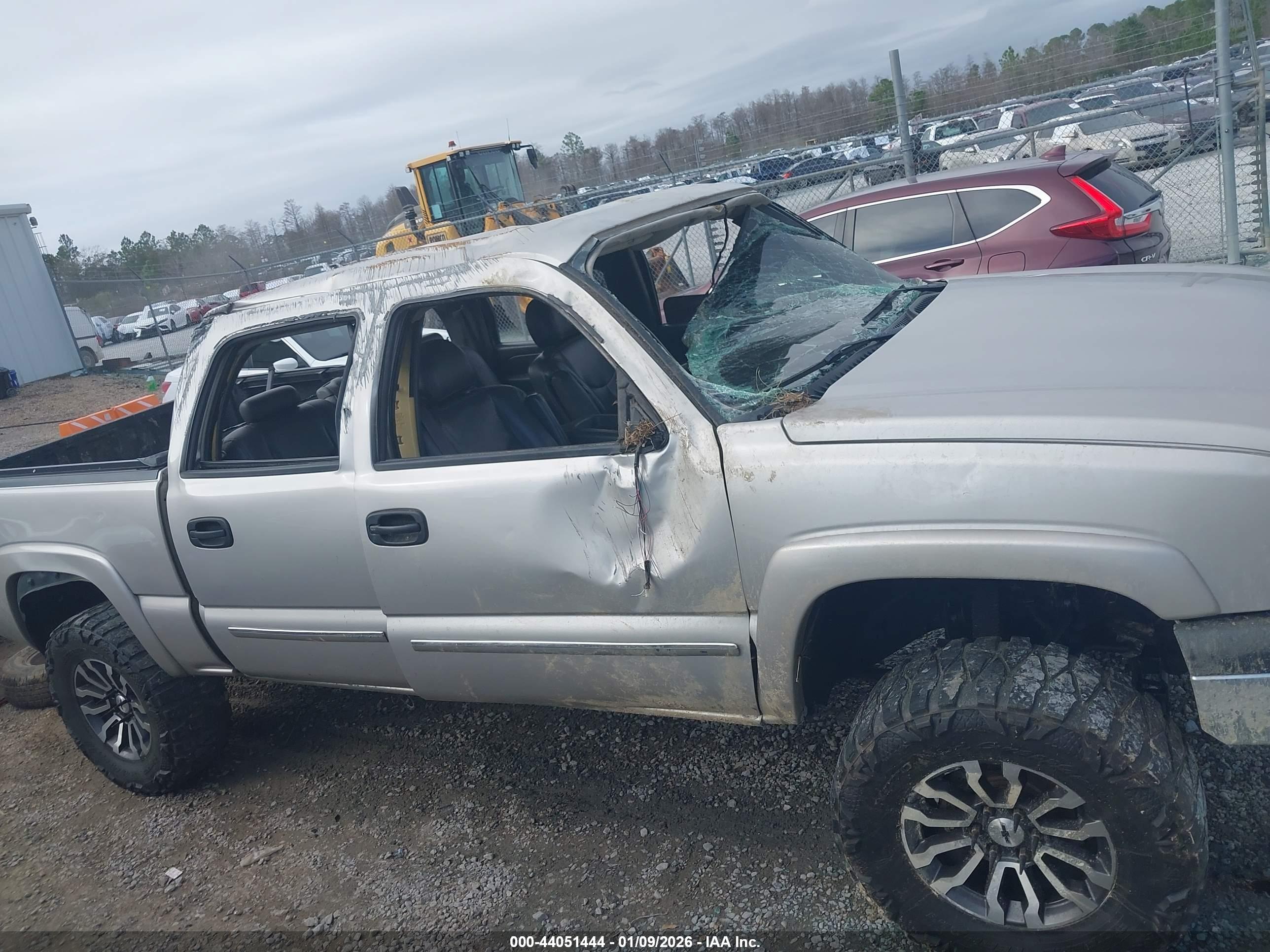 CHEVROLET SILVERADO image 6