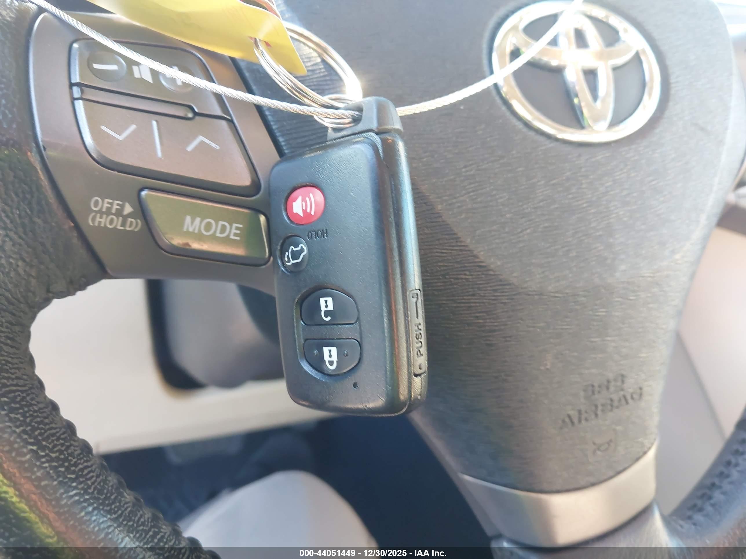 TOYOTA VENZA image 11