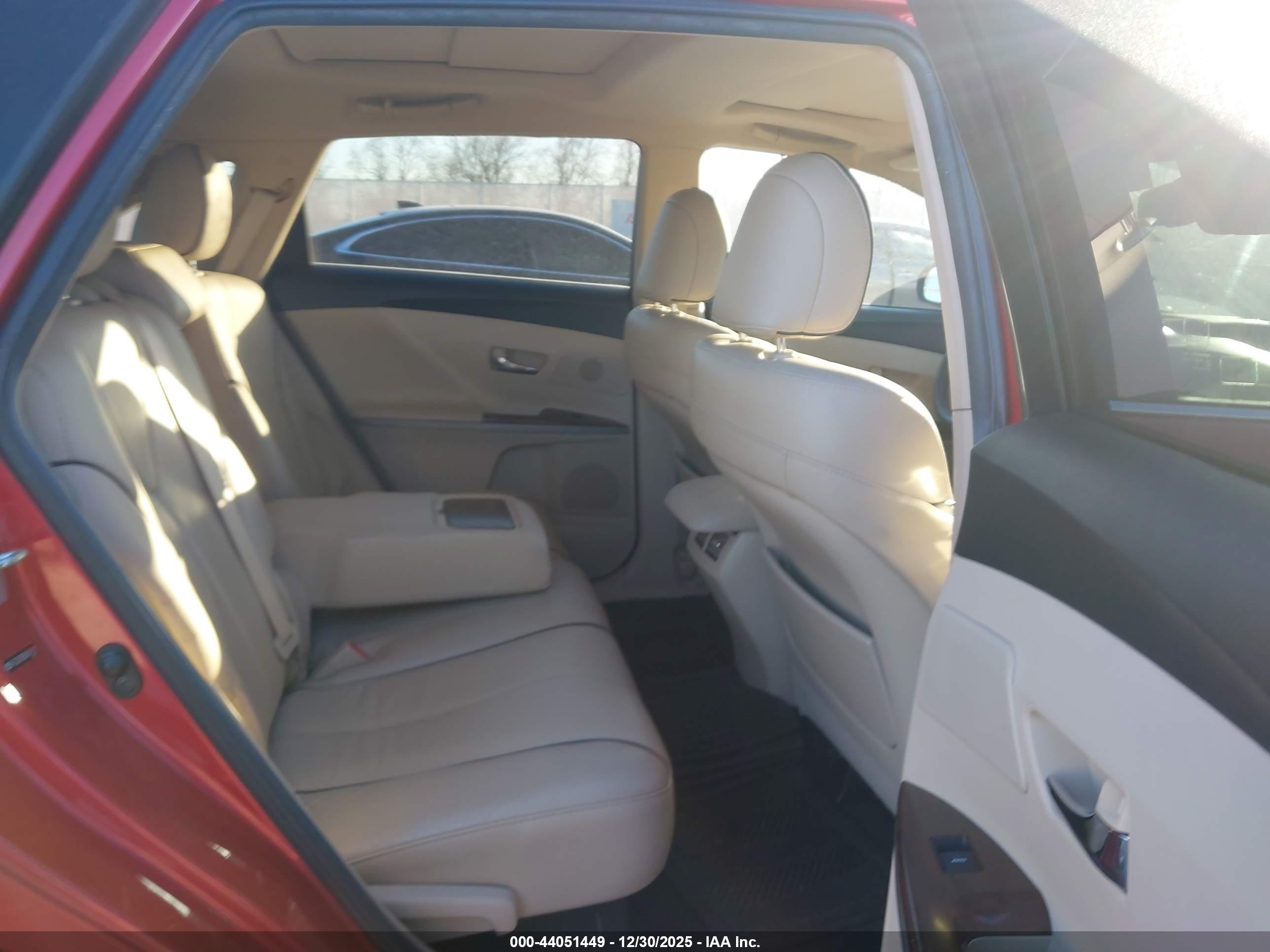 TOYOTA VENZA image 8