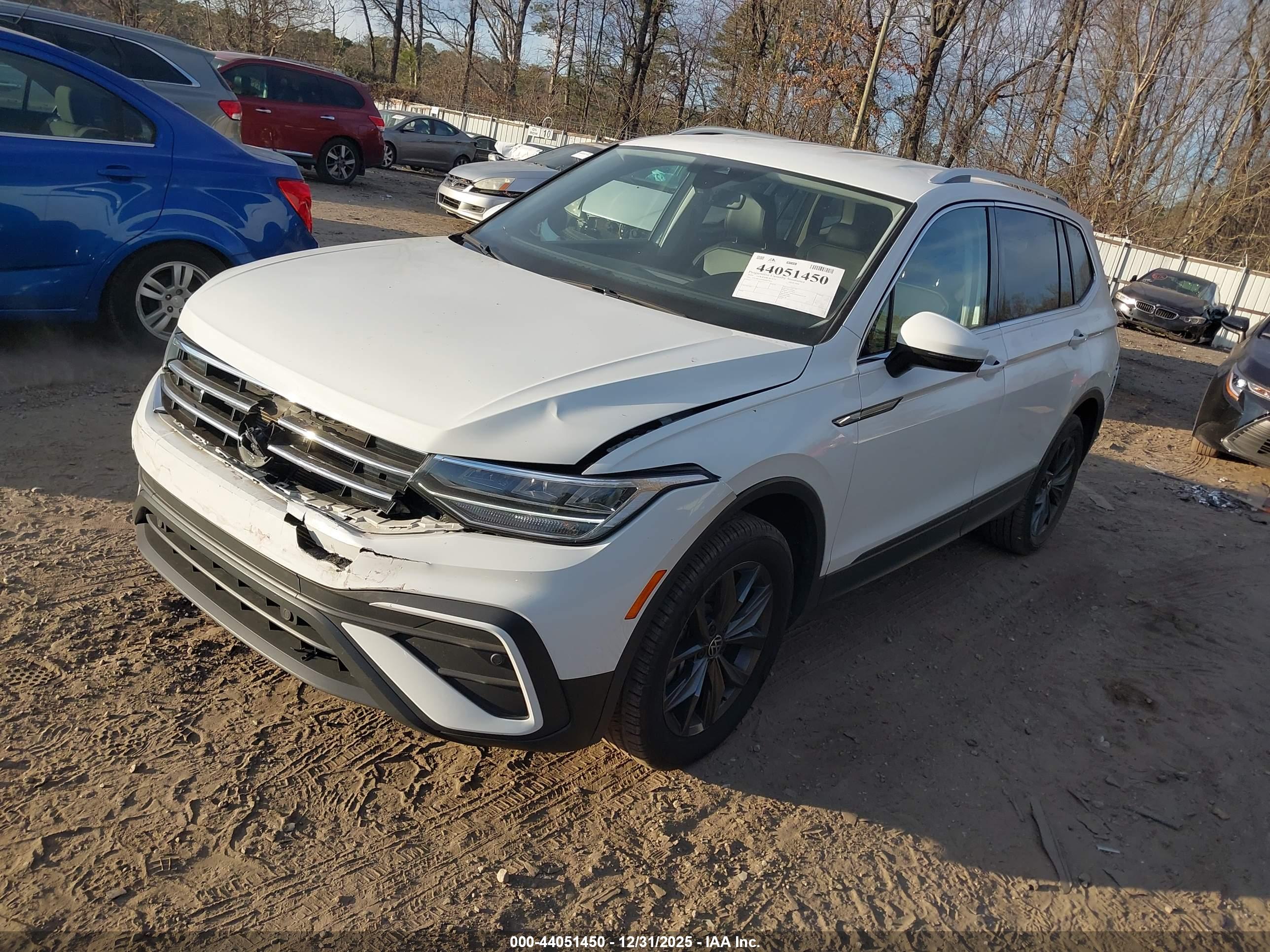VOLKSWAGEN TIGUAN image 2