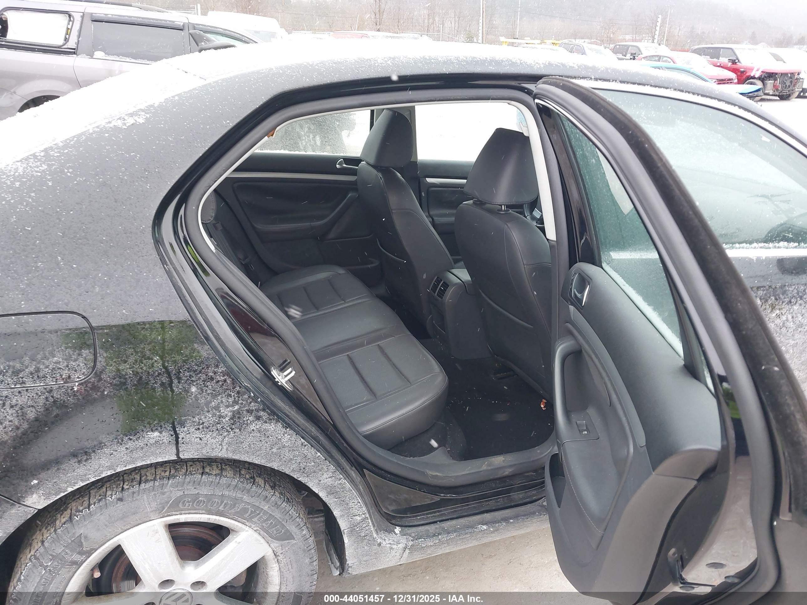 VOLKSWAGEN JETTA image 8