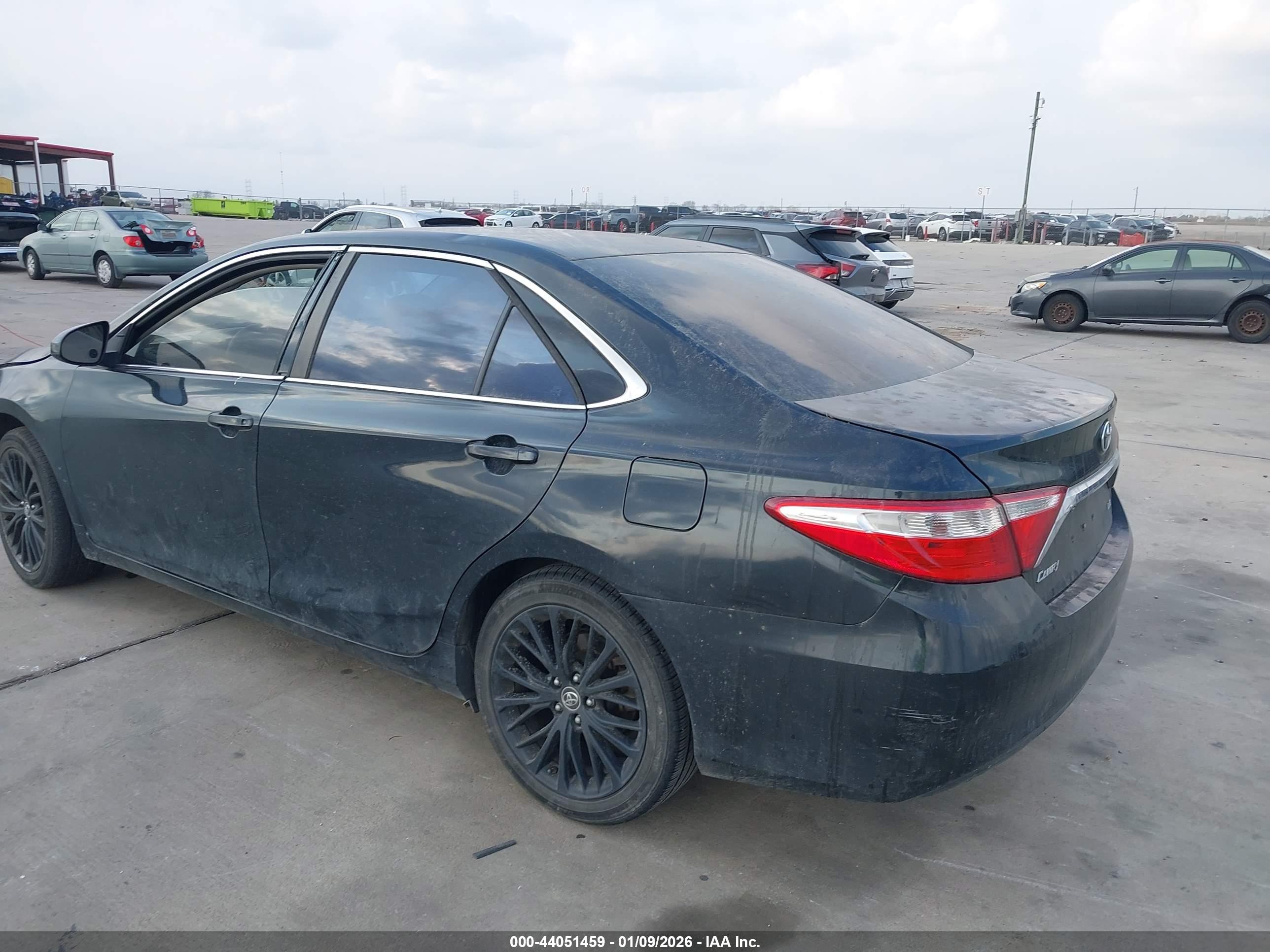 TOYOTA CAMRY image 3