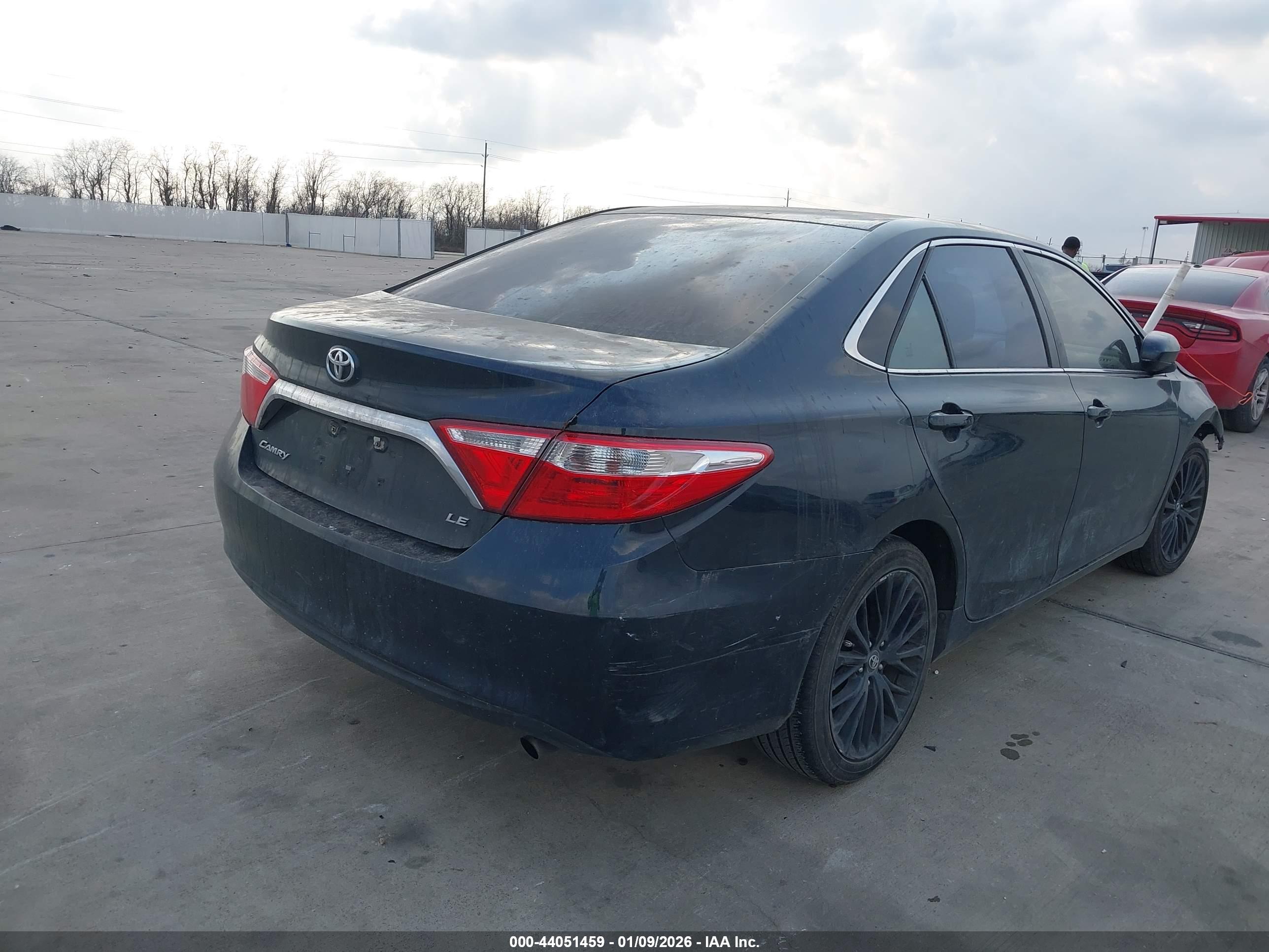 TOYOTA CAMRY image 4
