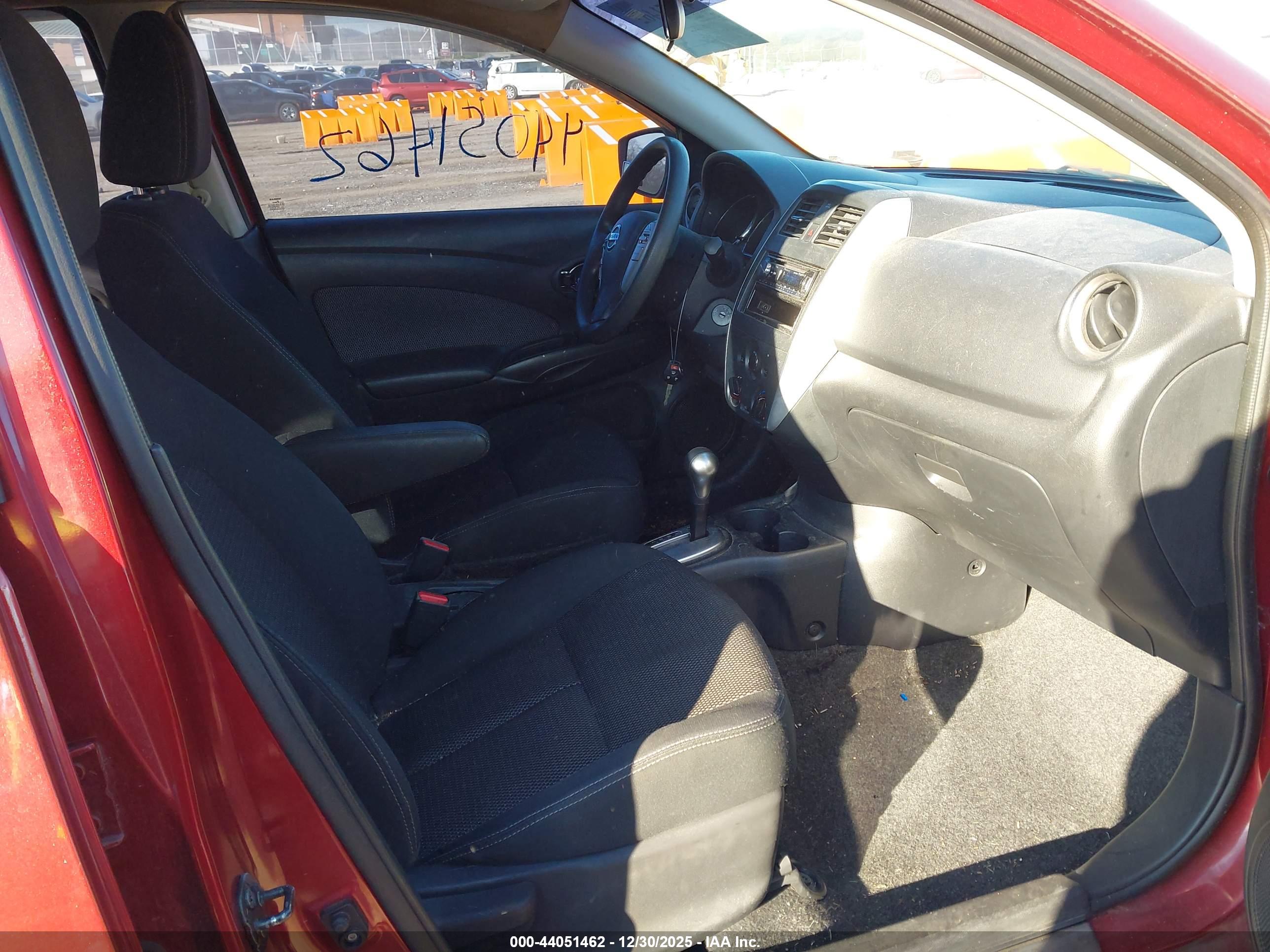 NISSAN VERSA image 5