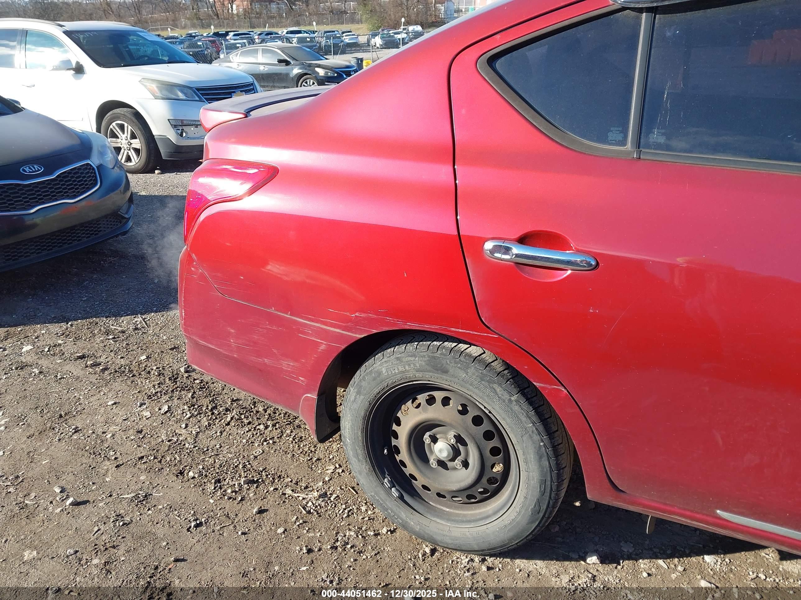 NISSAN VERSA image 6