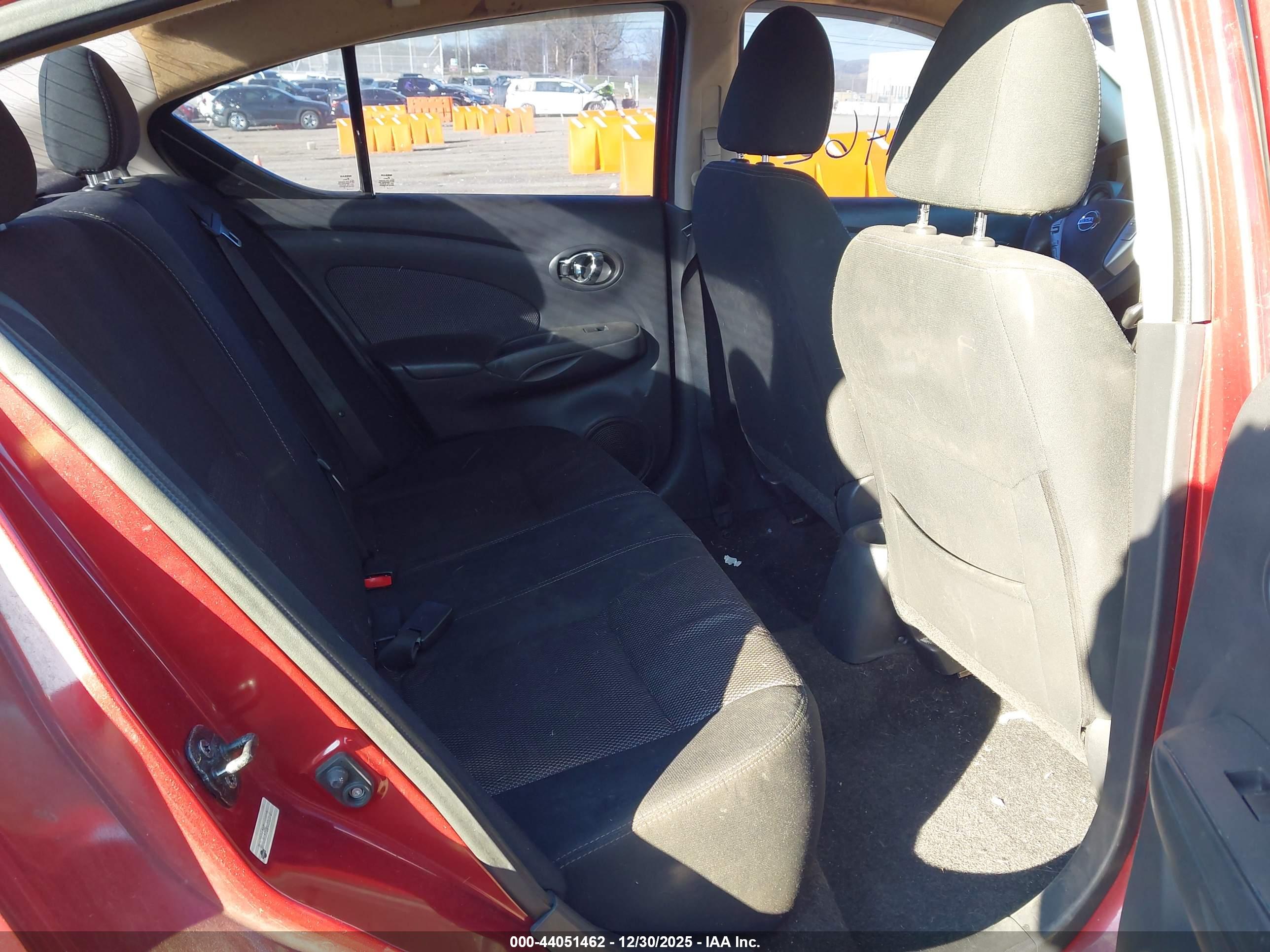 NISSAN VERSA image 8