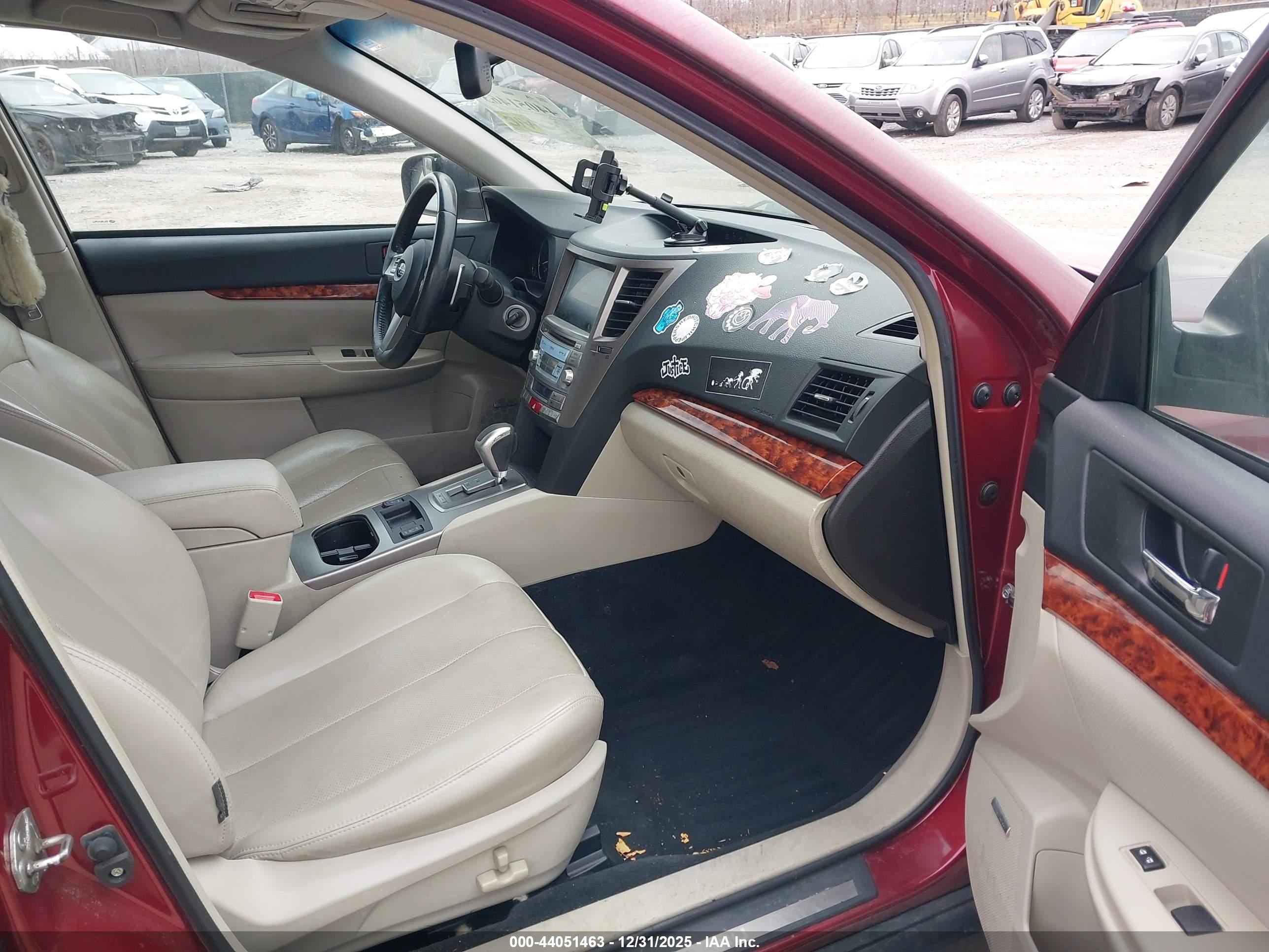 SUBARU OUTBACK image 5