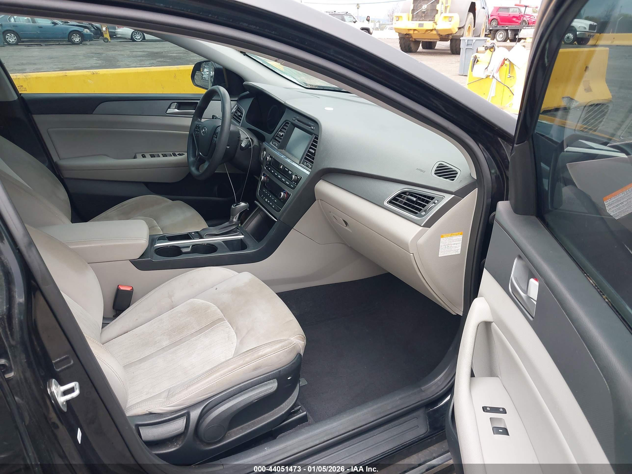 HYUNDAI SONATA image 5