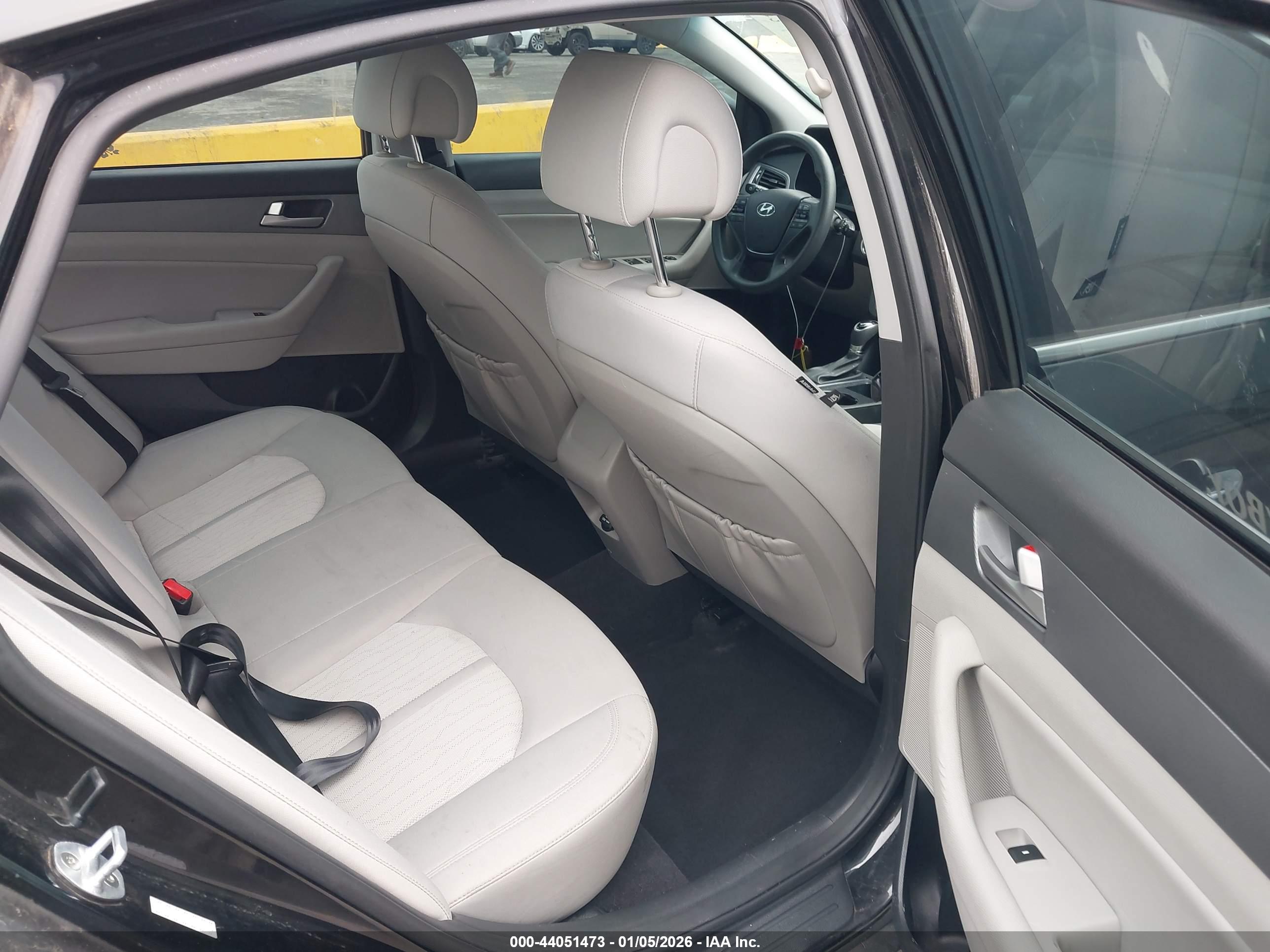 HYUNDAI SONATA image 8