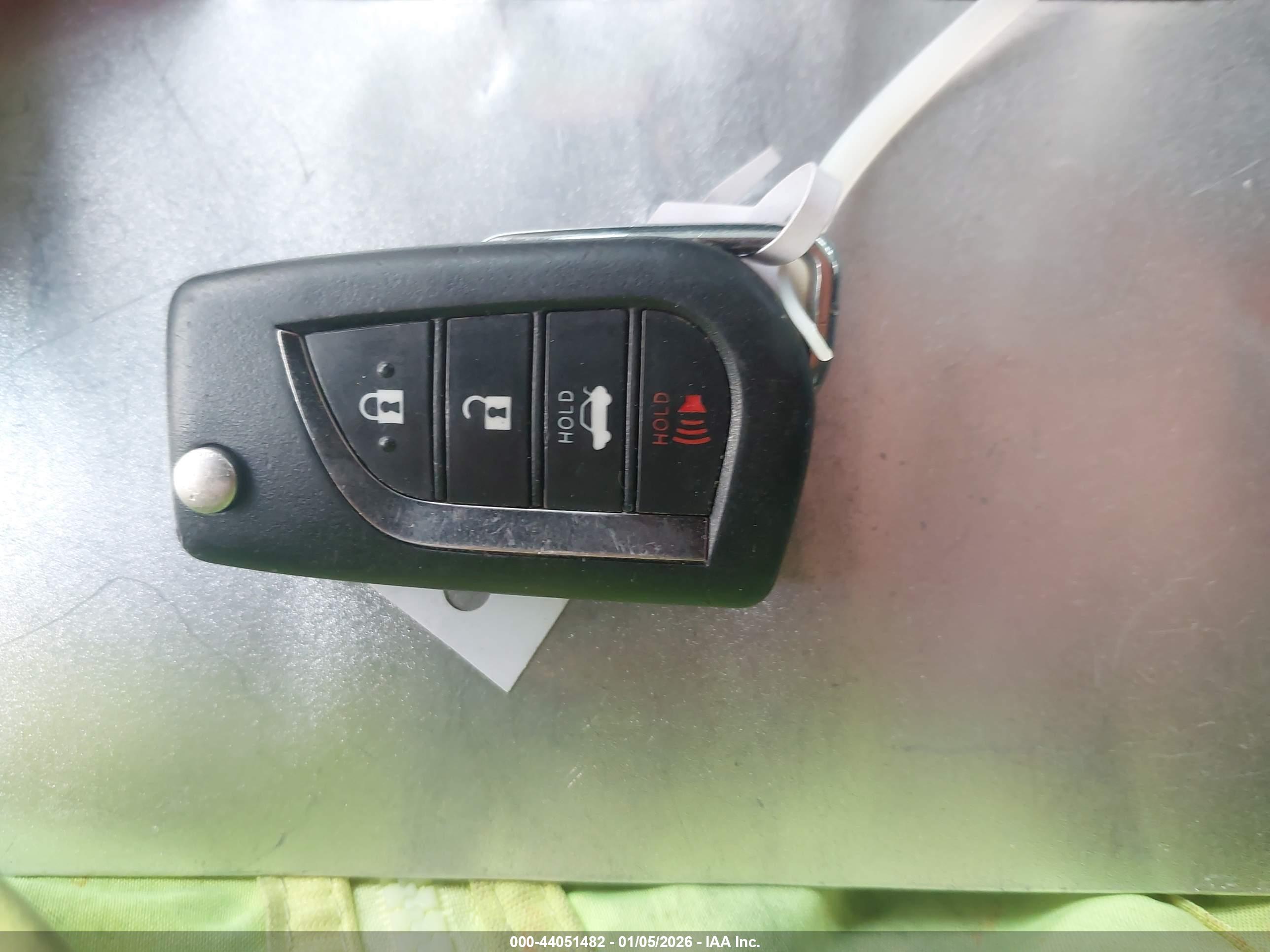TOYOTA CAMRY image 11