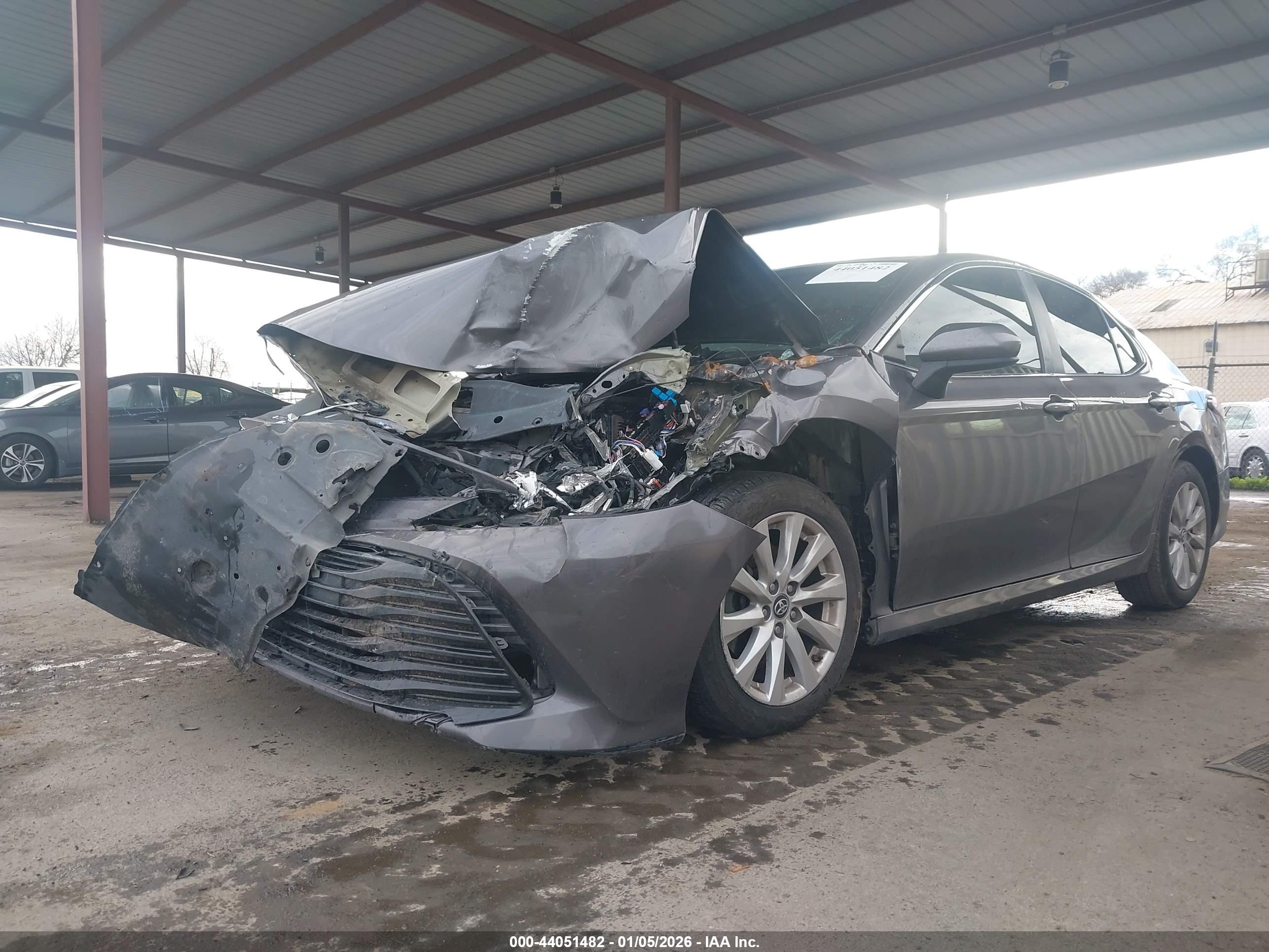 TOYOTA CAMRY image 2