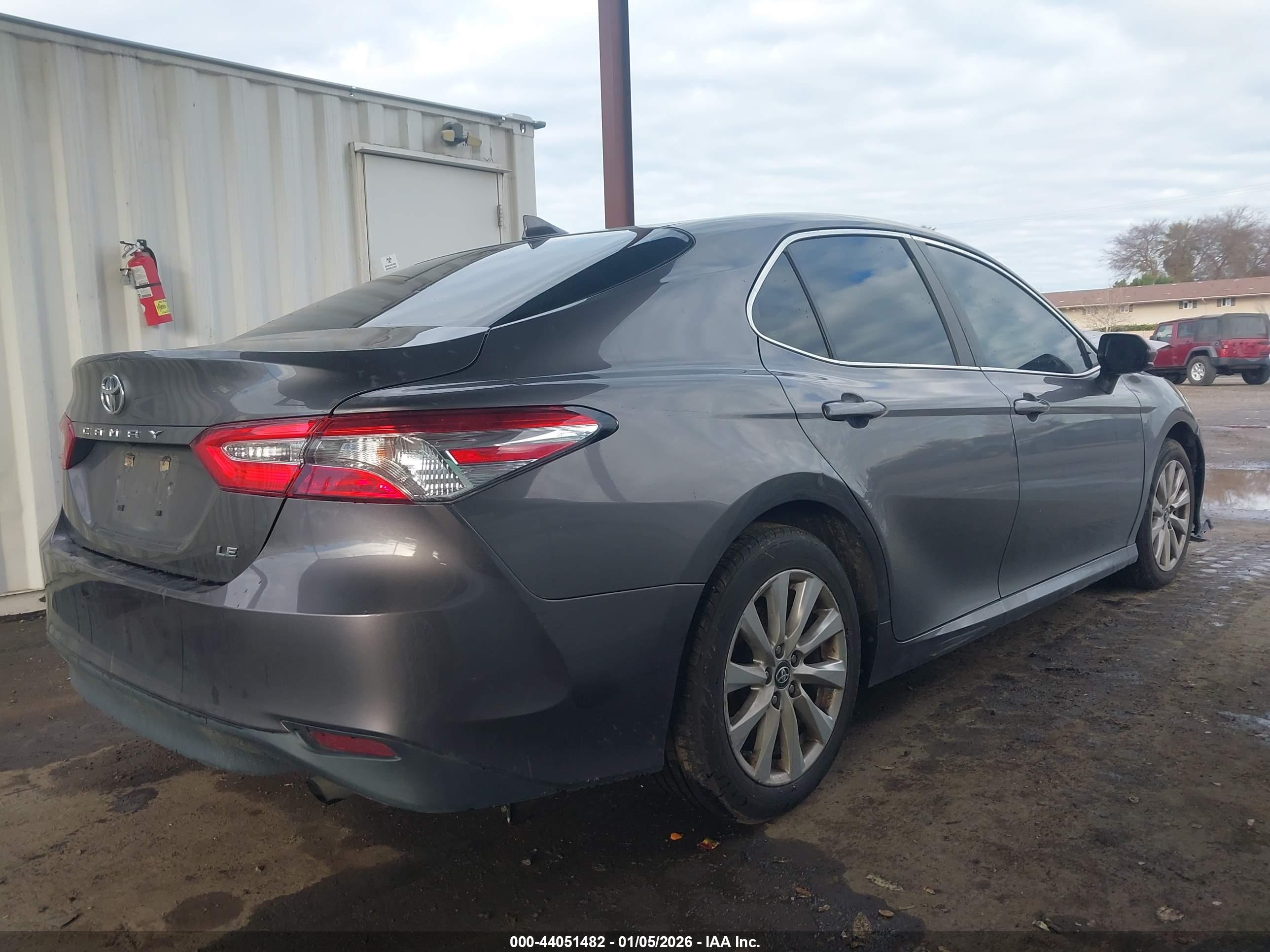 TOYOTA CAMRY image 4