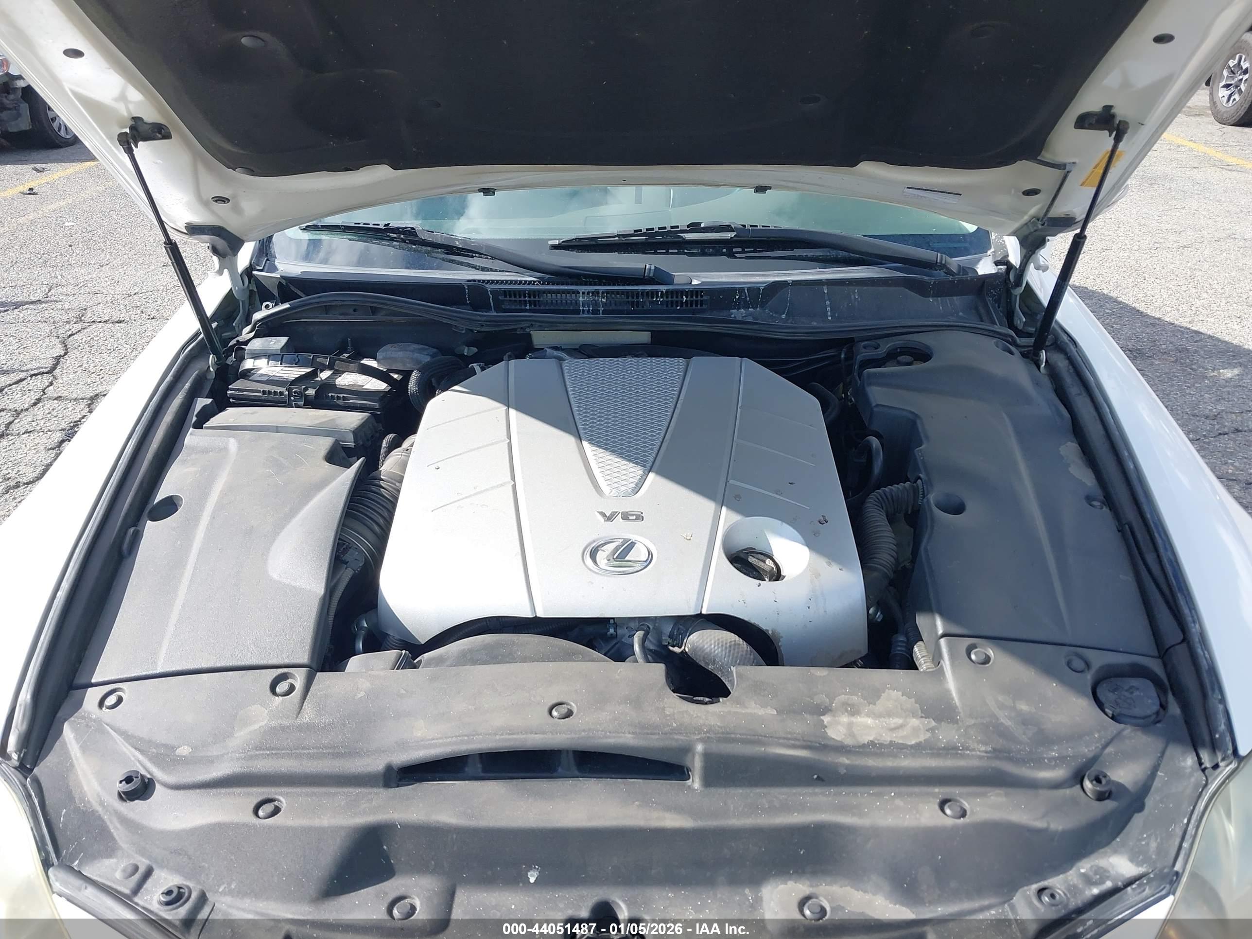 LEXUS IS image 10