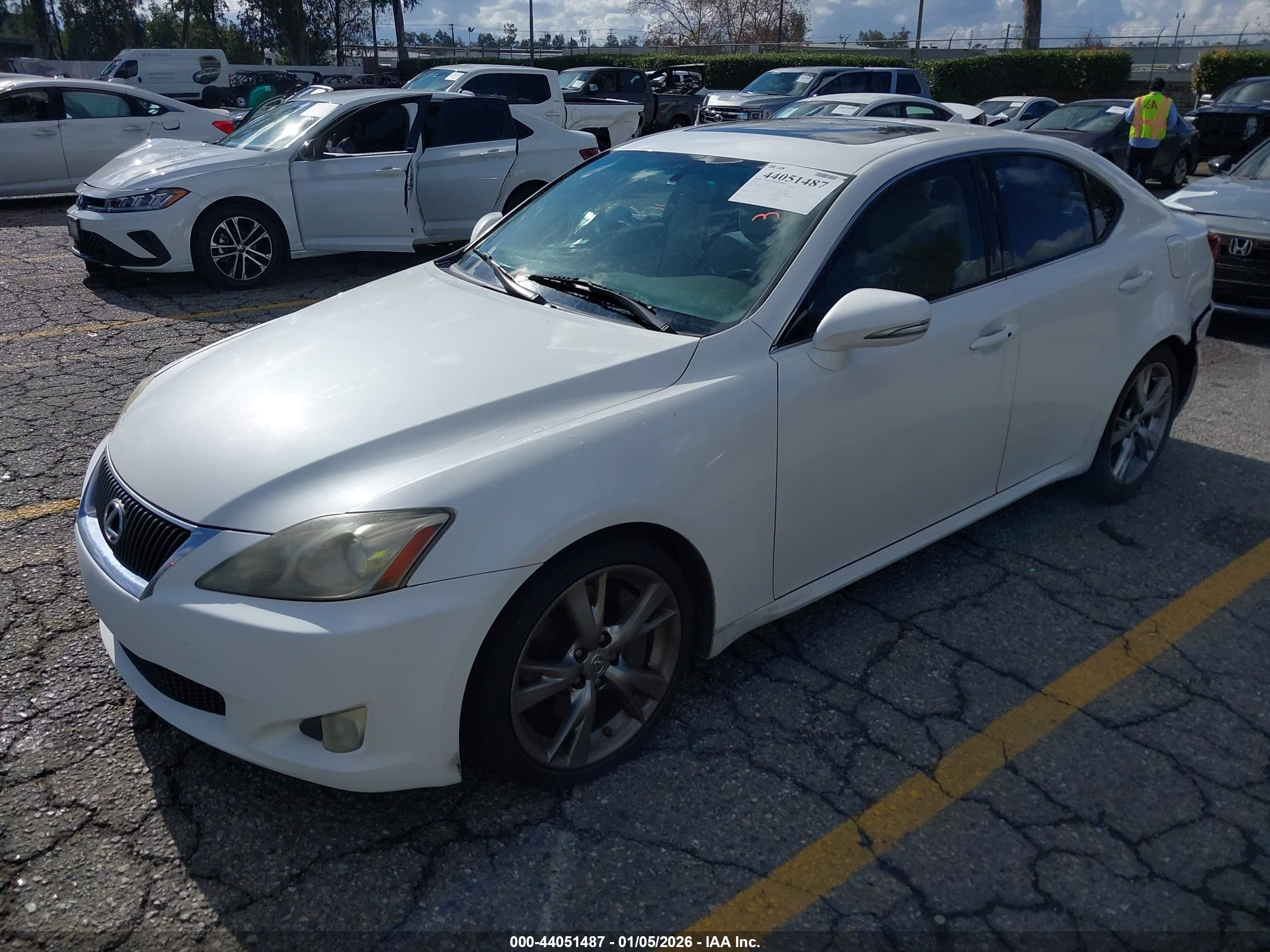 LEXUS IS image 2