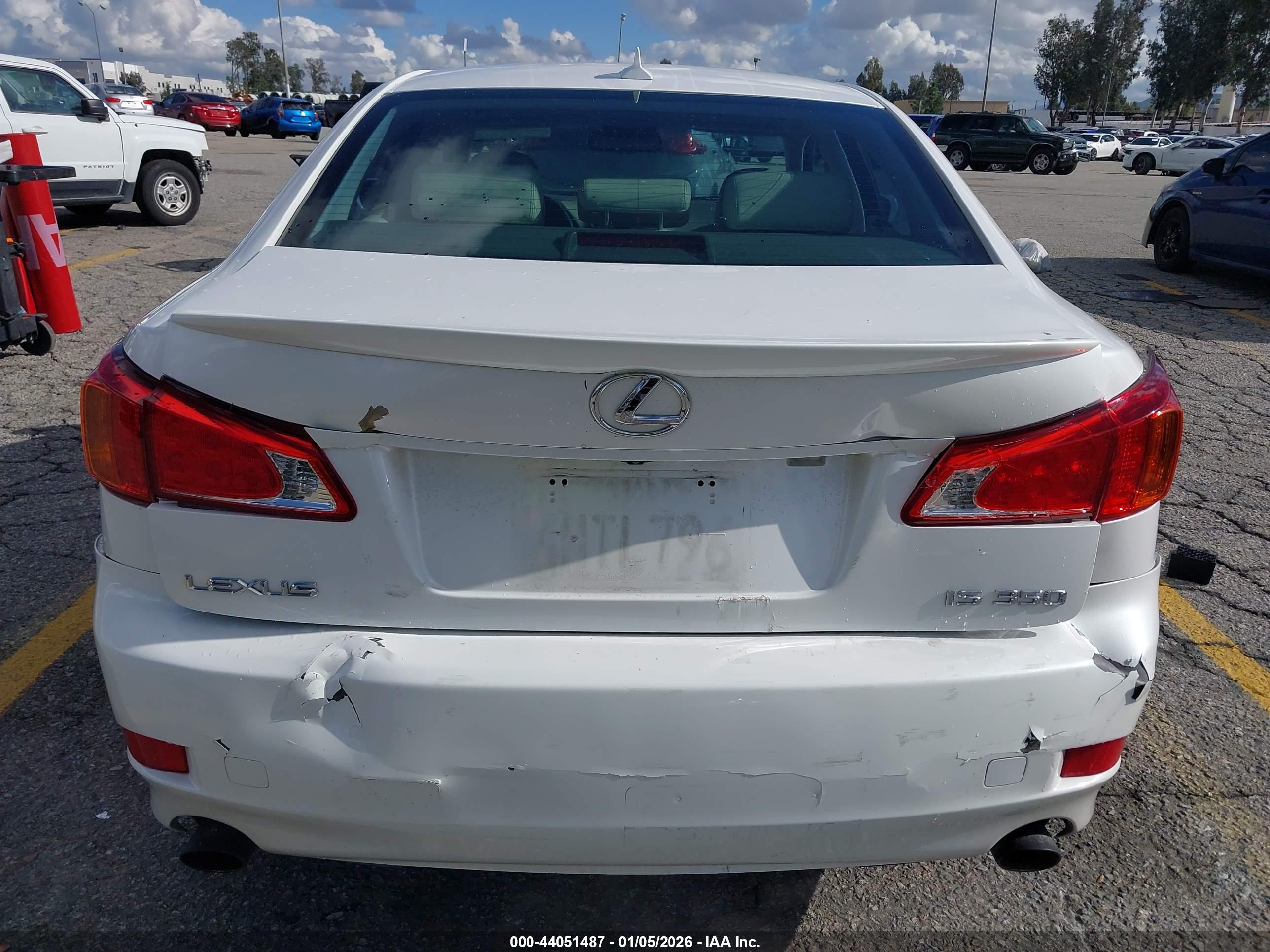 LEXUS IS image 6