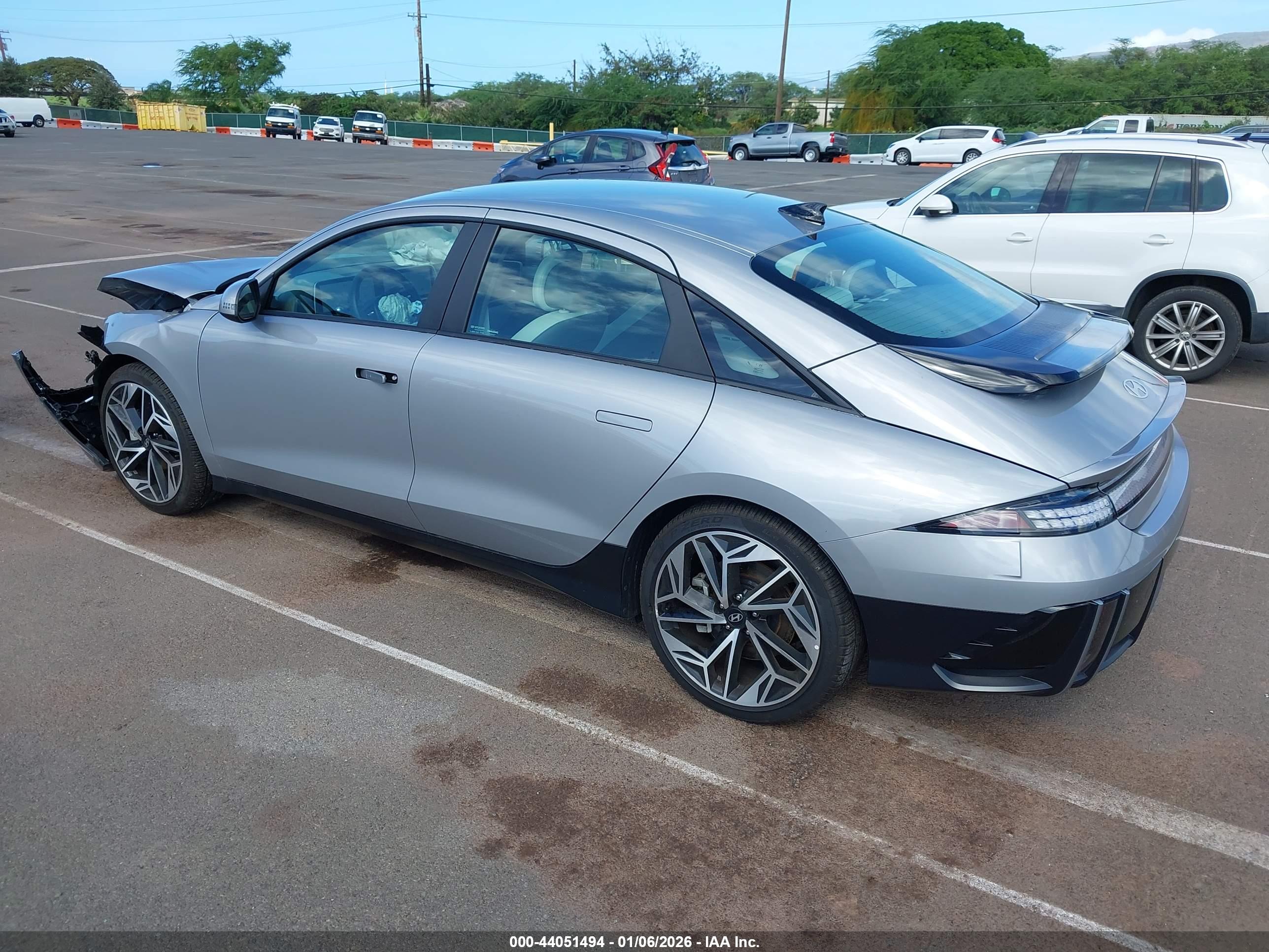 HYUNDAI IONIQ image 3