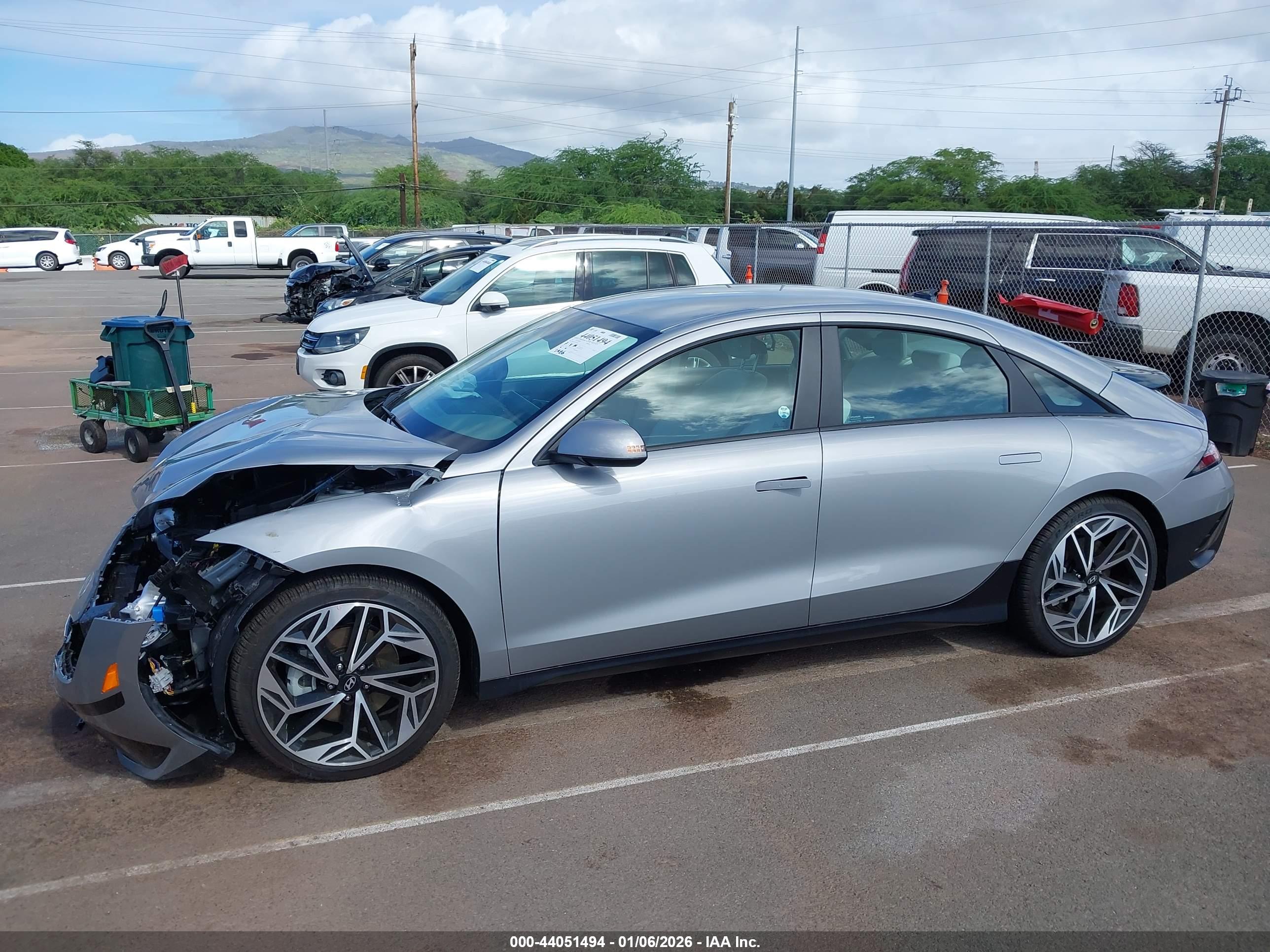 HYUNDAI IONIQ image 6