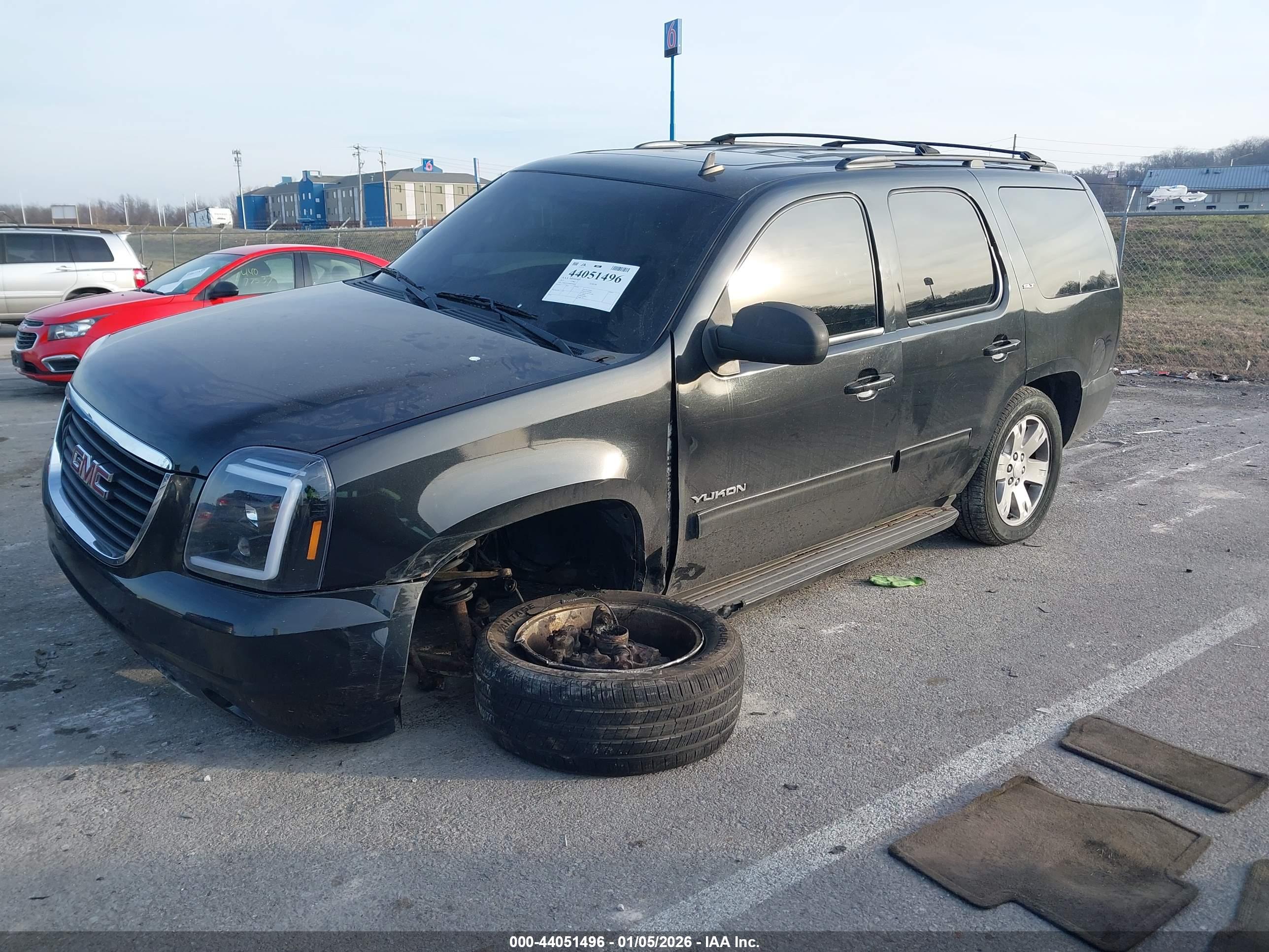GMC YUKON image 2