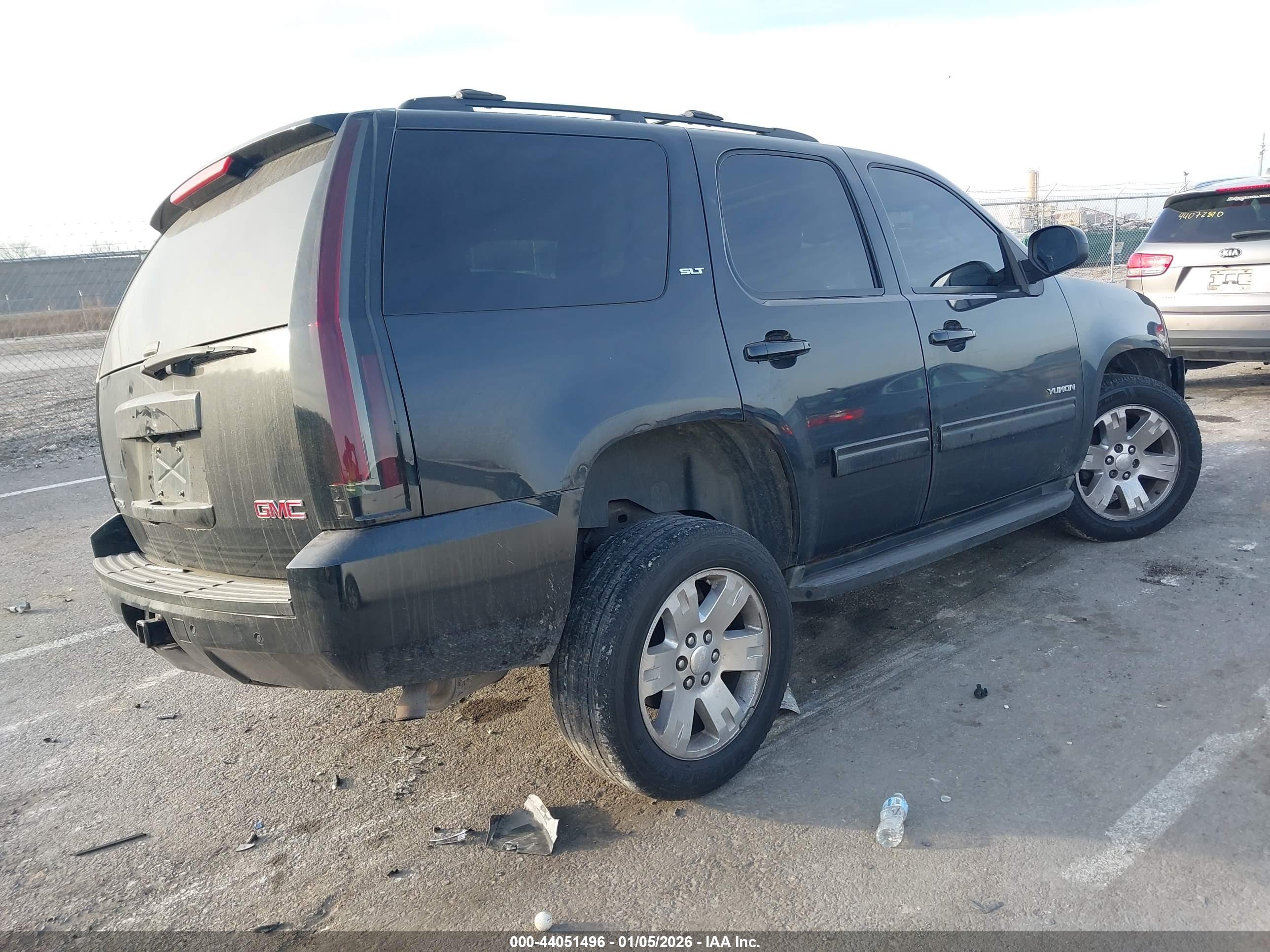 GMC YUKON image 4