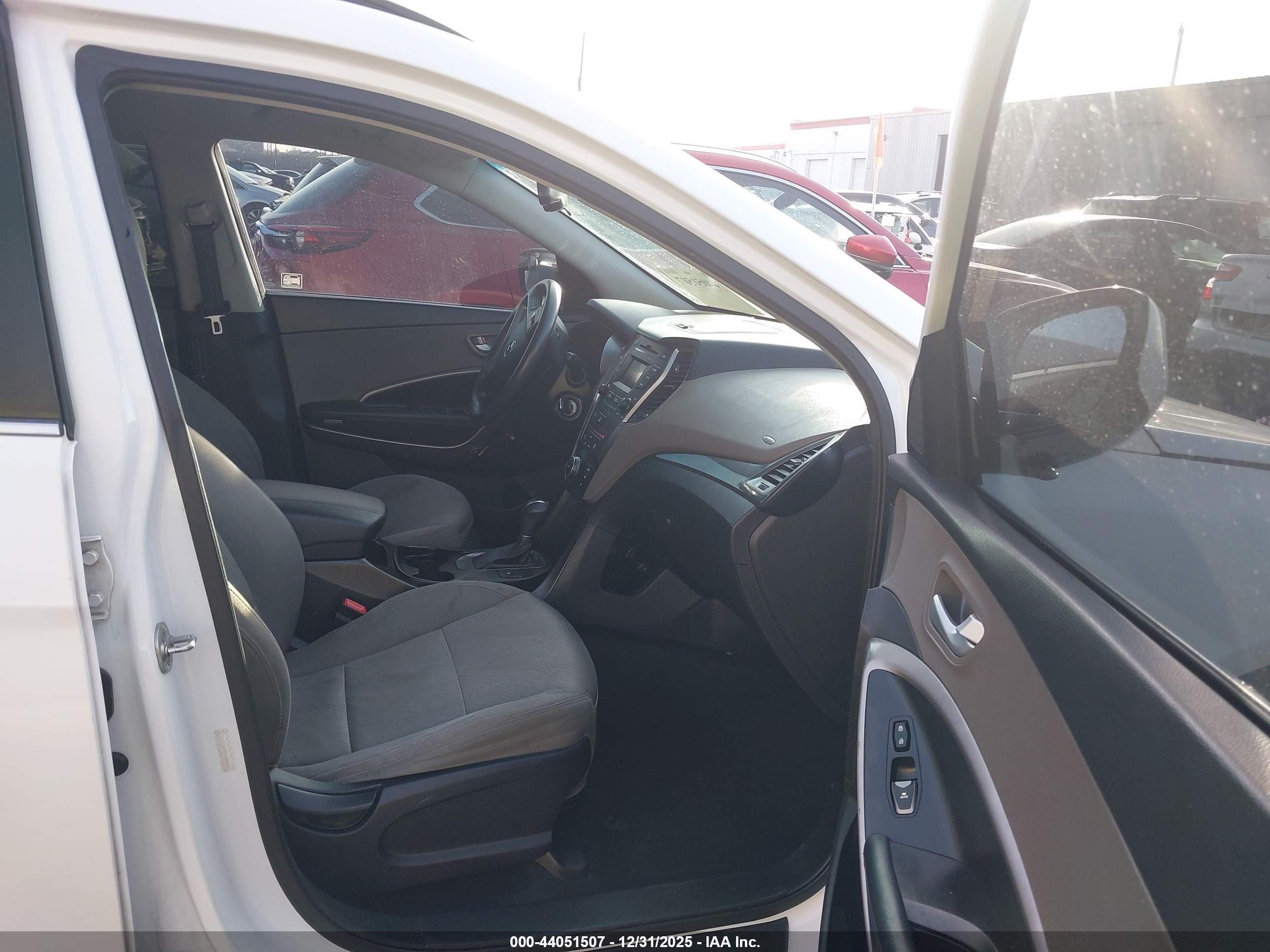 HYUNDAI SANTA image 5