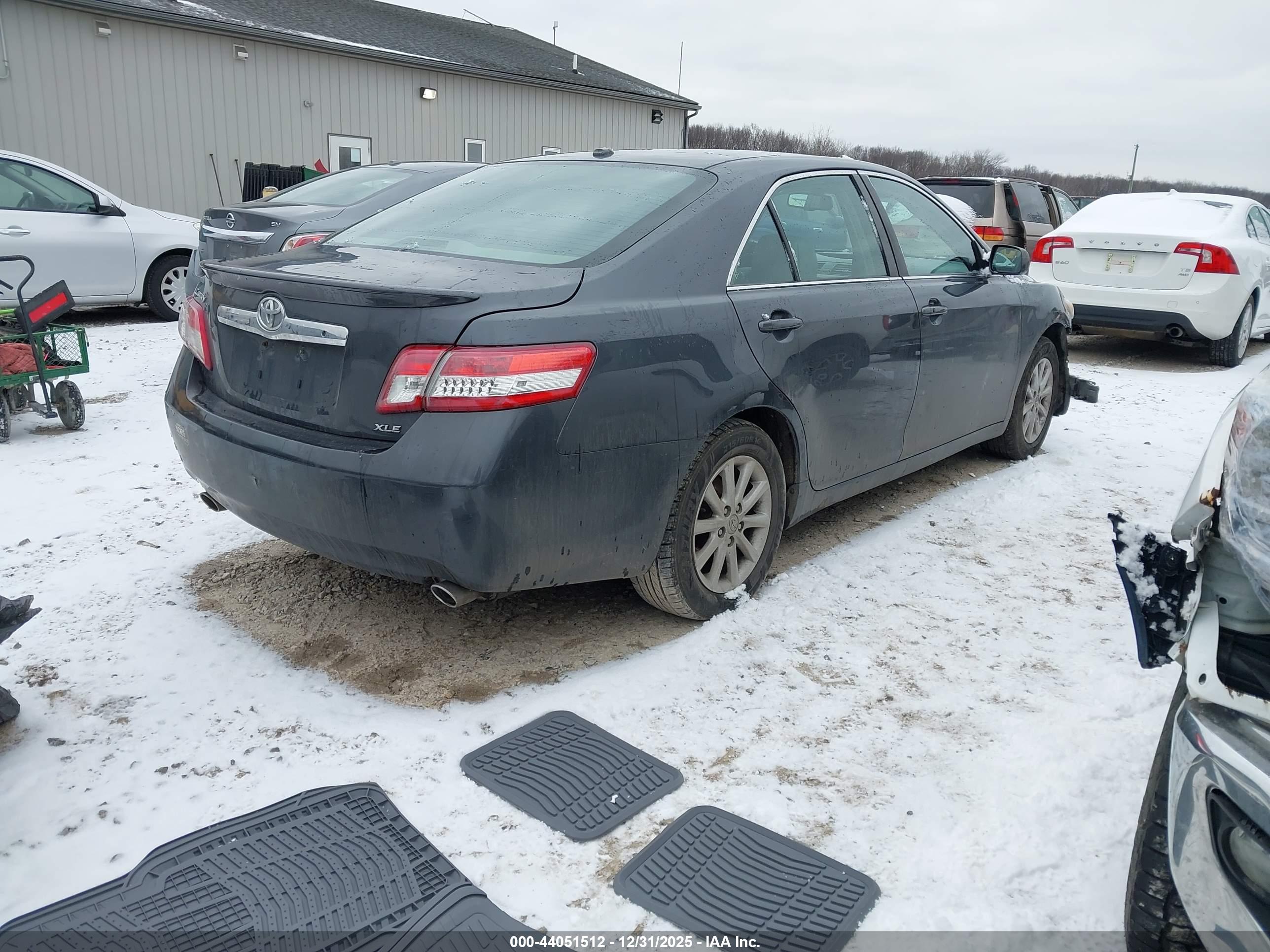 TOYOTA CAMRY image 4