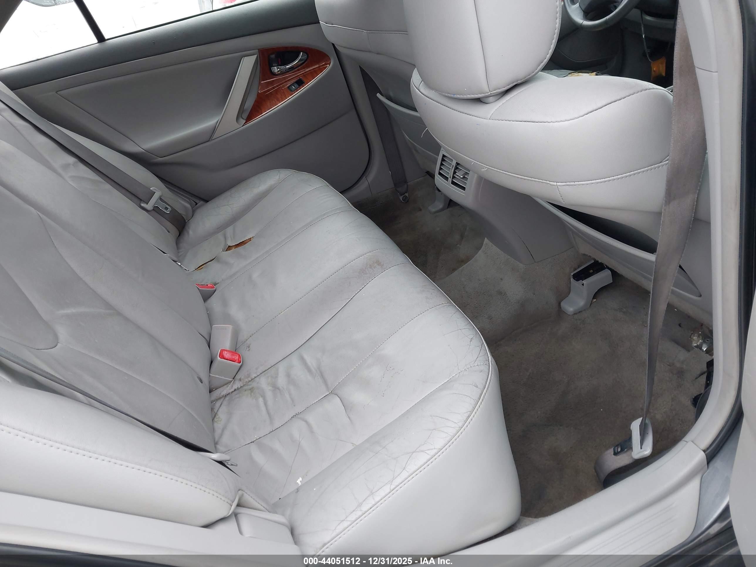 TOYOTA CAMRY image 8