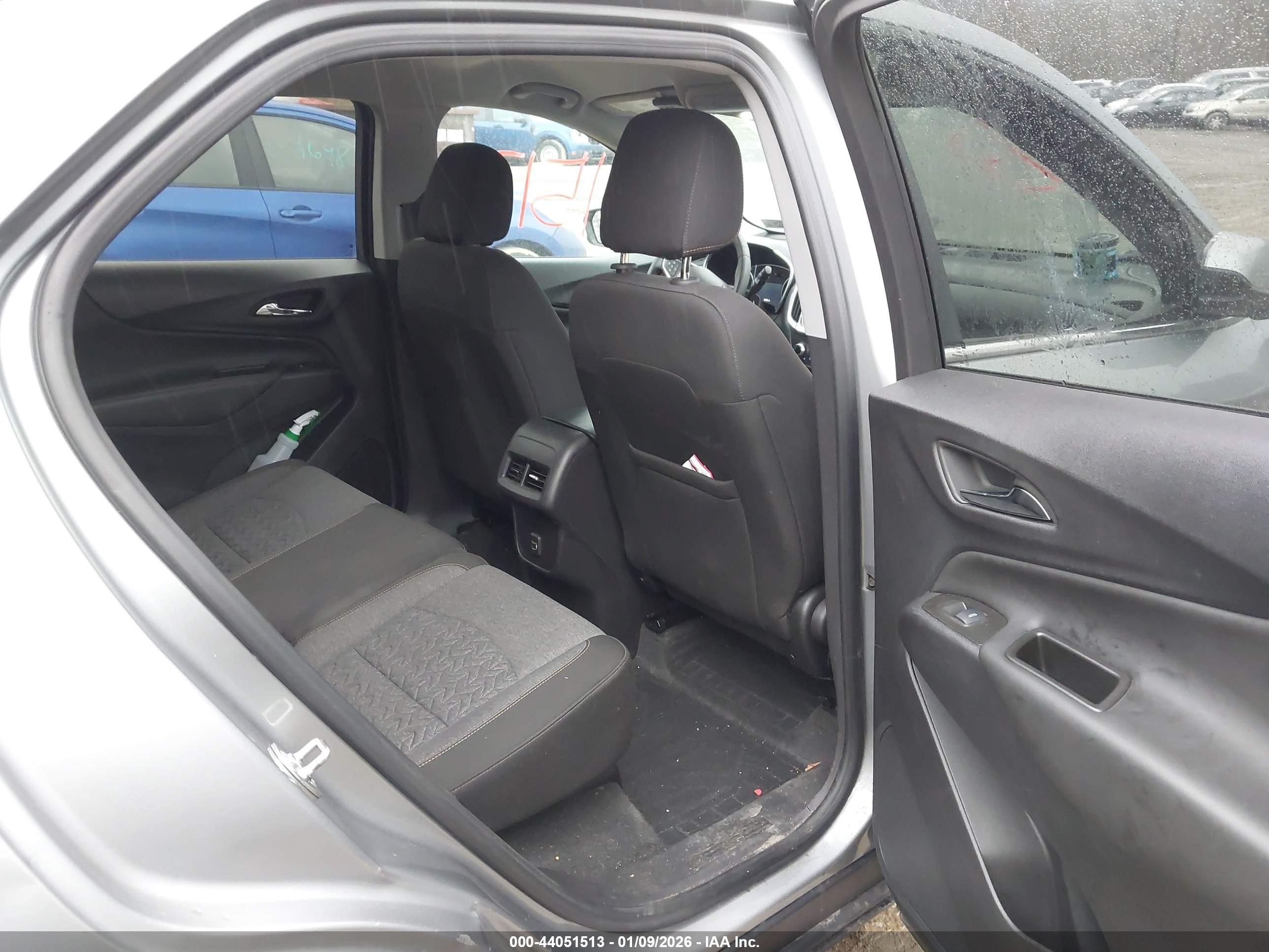 CHEVROLET EQUINOX image 8