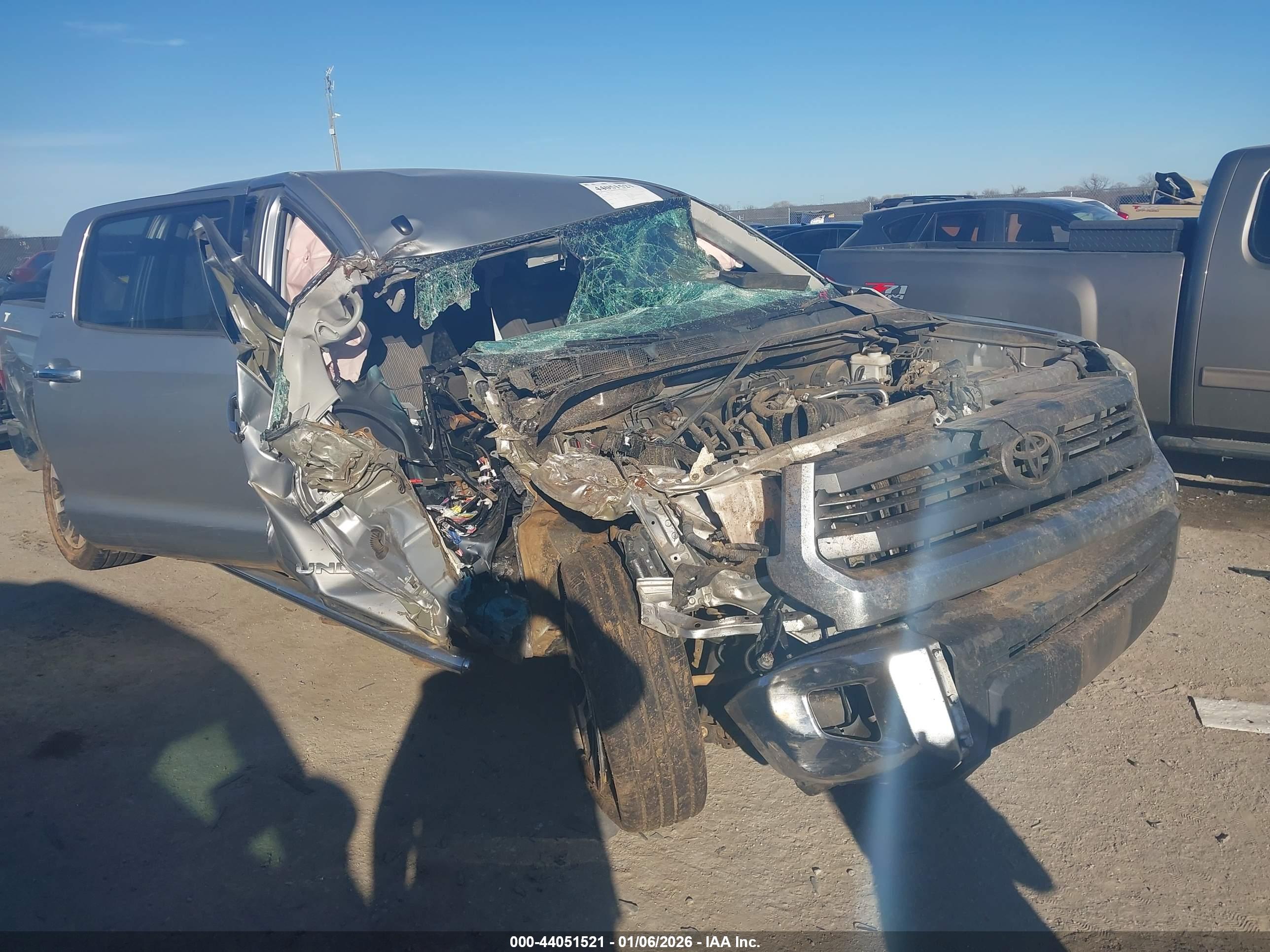 TOYOTA TUNDRA image 6