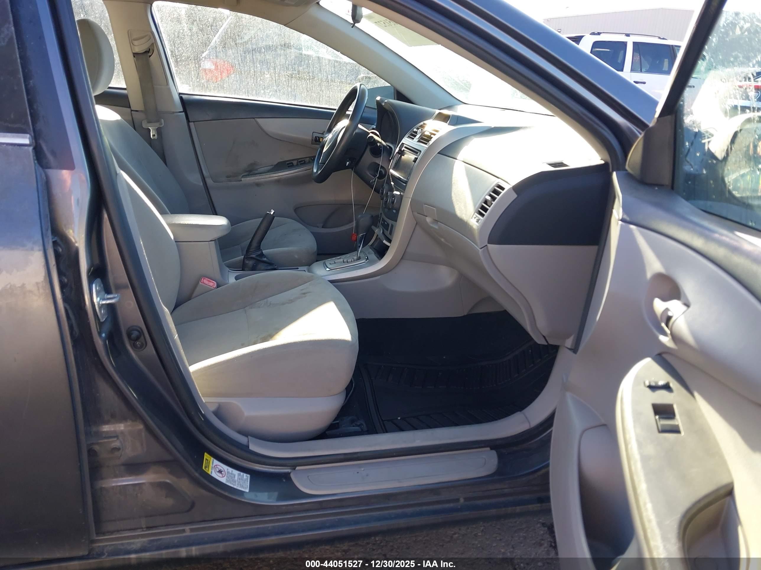 TOYOTA COROLLA image 5