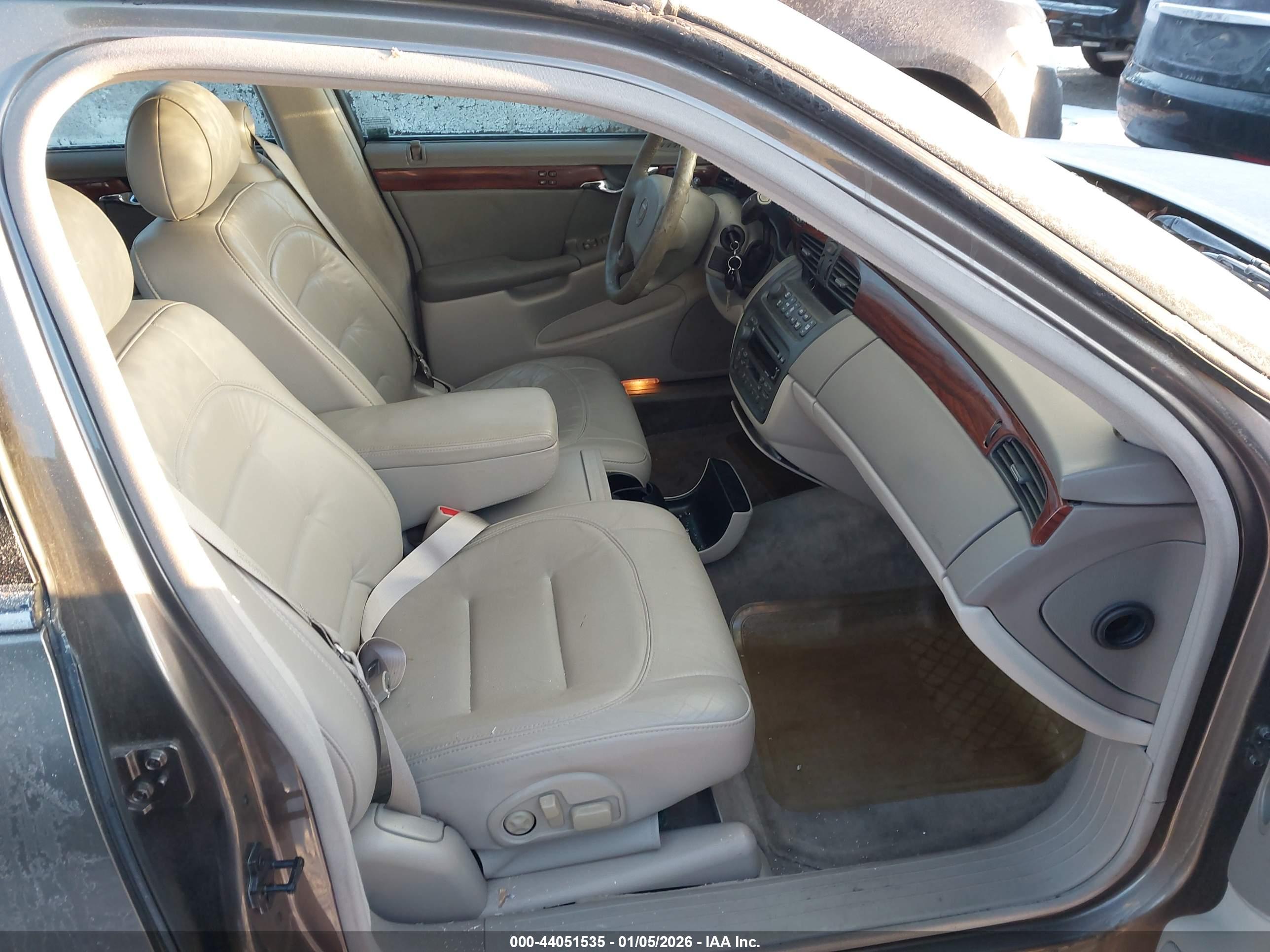 CADILLAC DEVILLE image 5