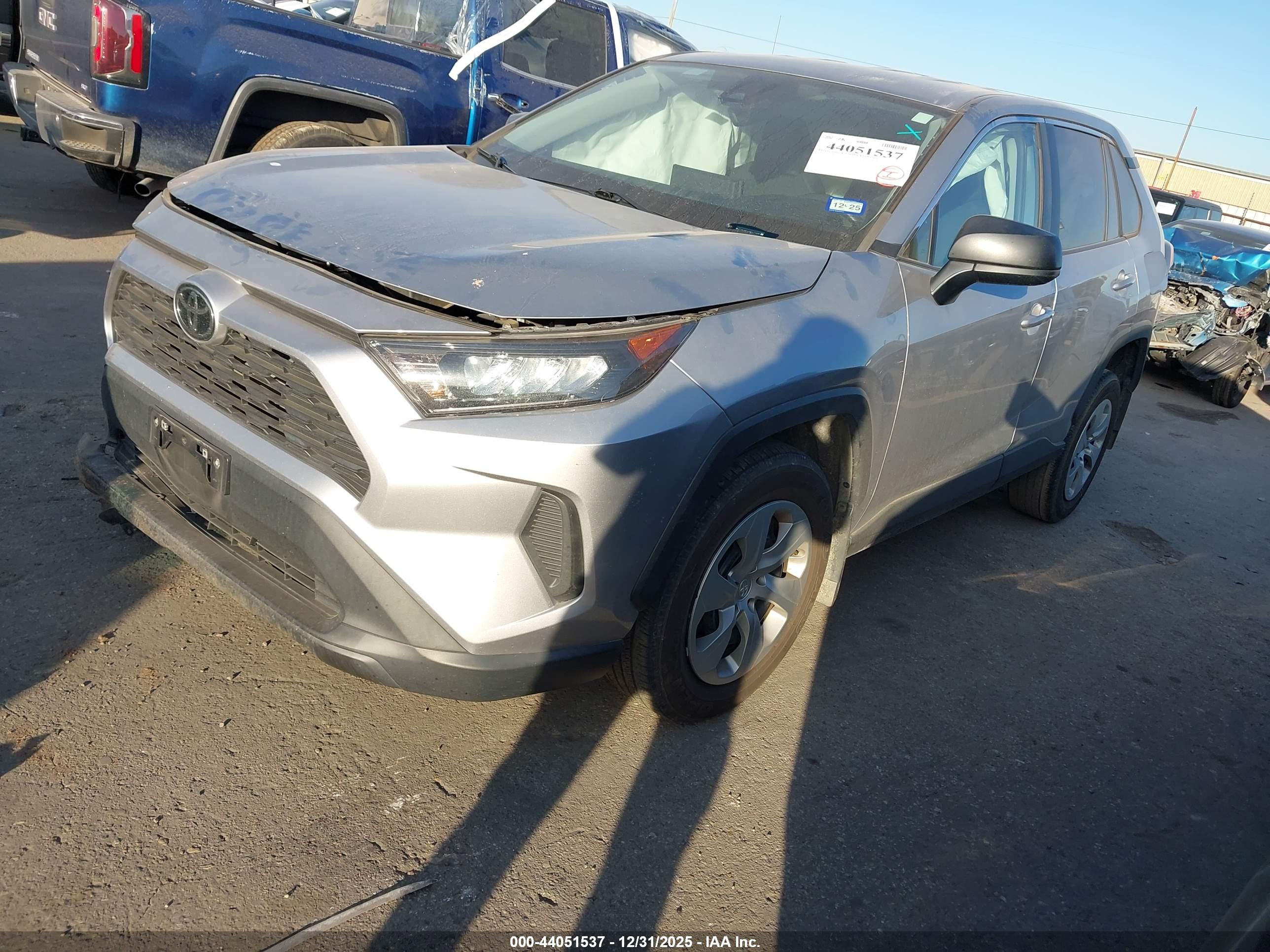 TOYOTA RAV4 image 2