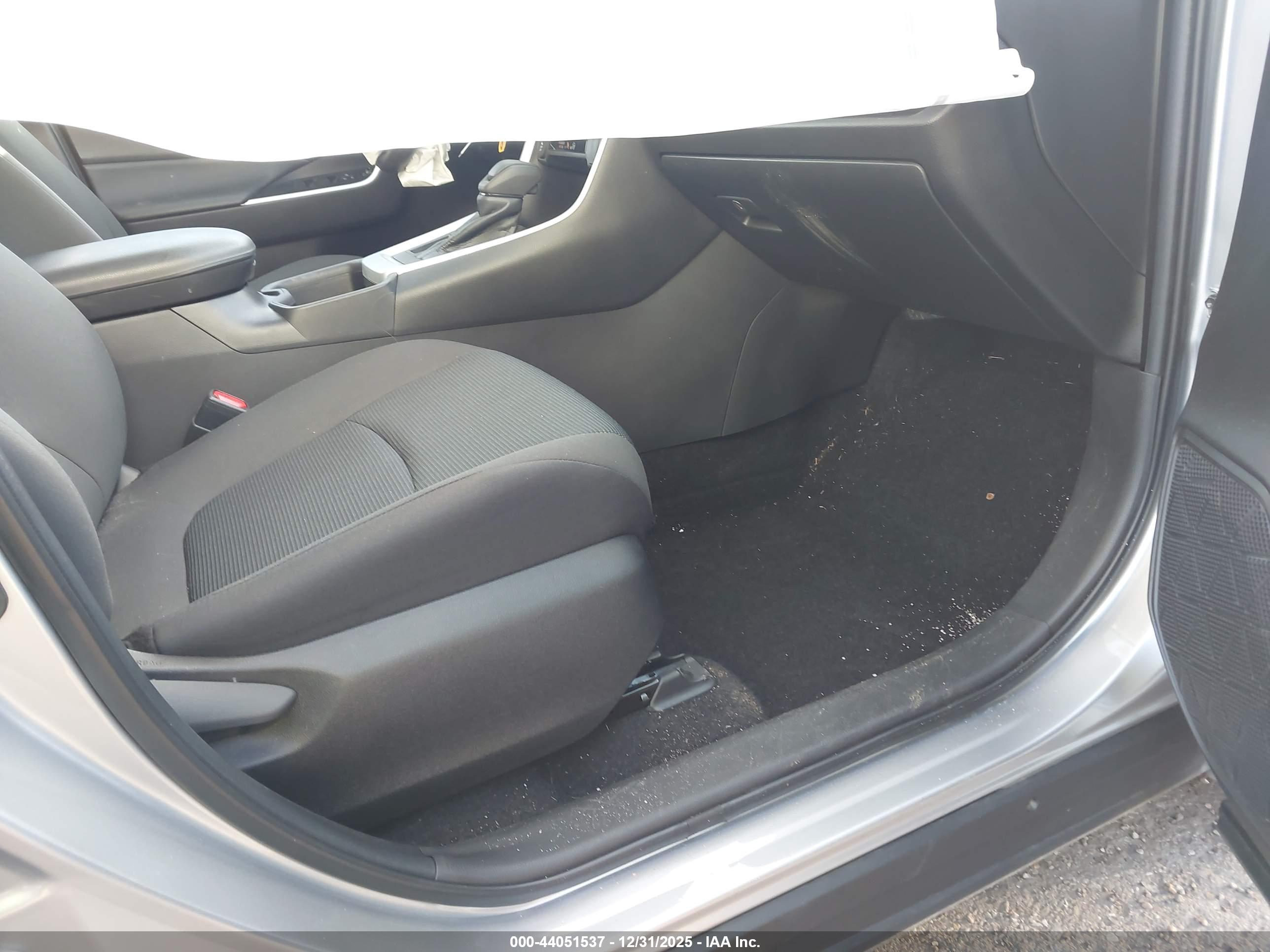 TOYOTA RAV4 image 5