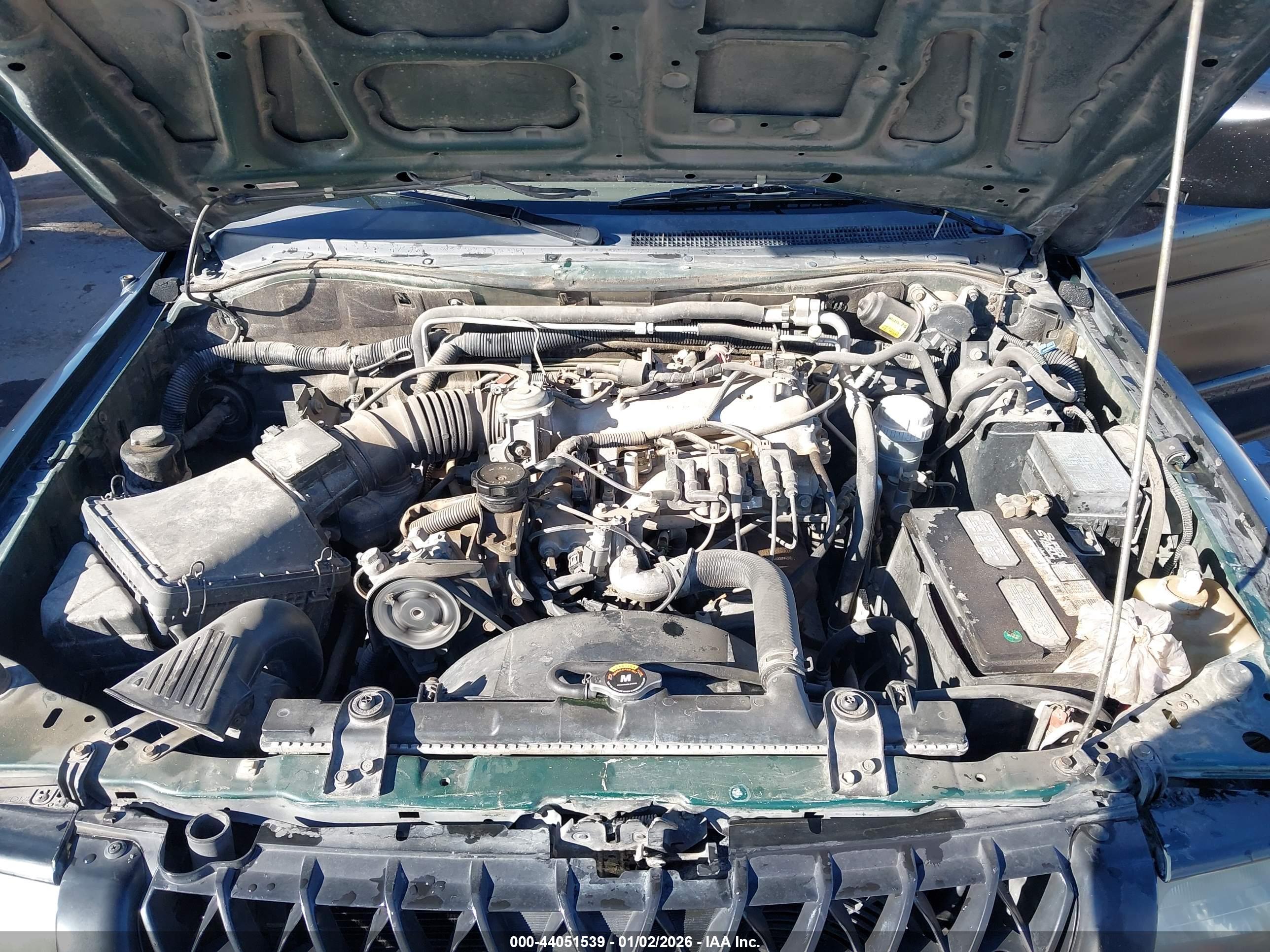 MITSUBISHI MONTERO image 10