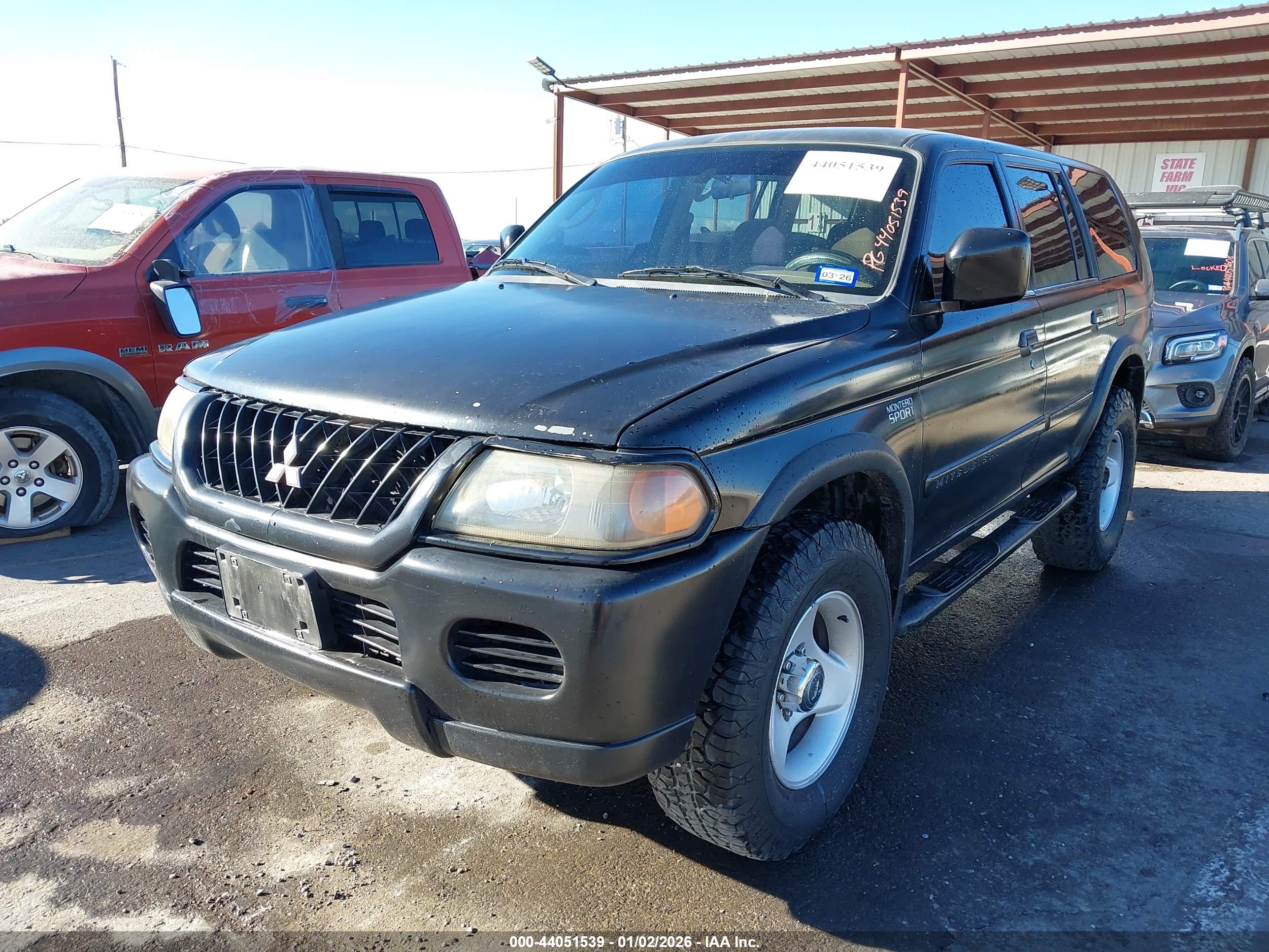 MITSUBISHI MONTERO image 2