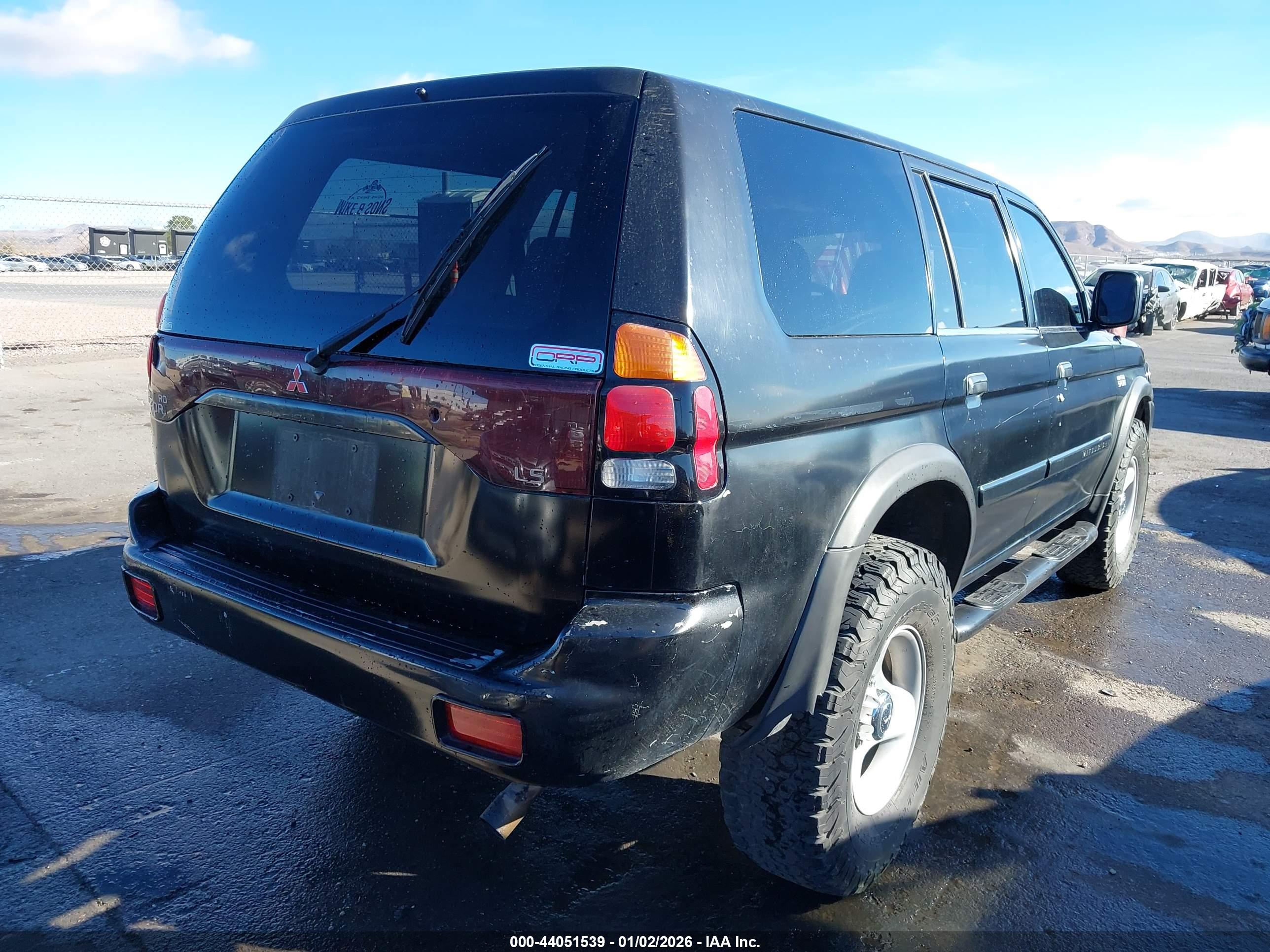 MITSUBISHI MONTERO image 4