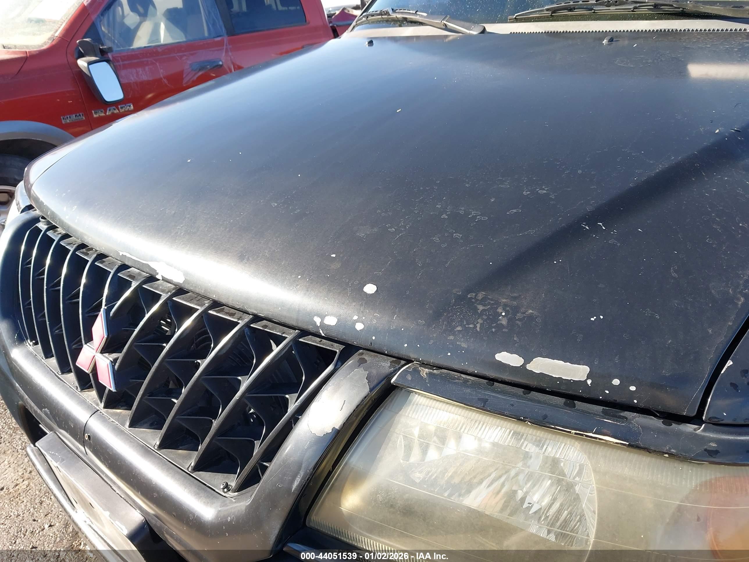 MITSUBISHI MONTERO image 6