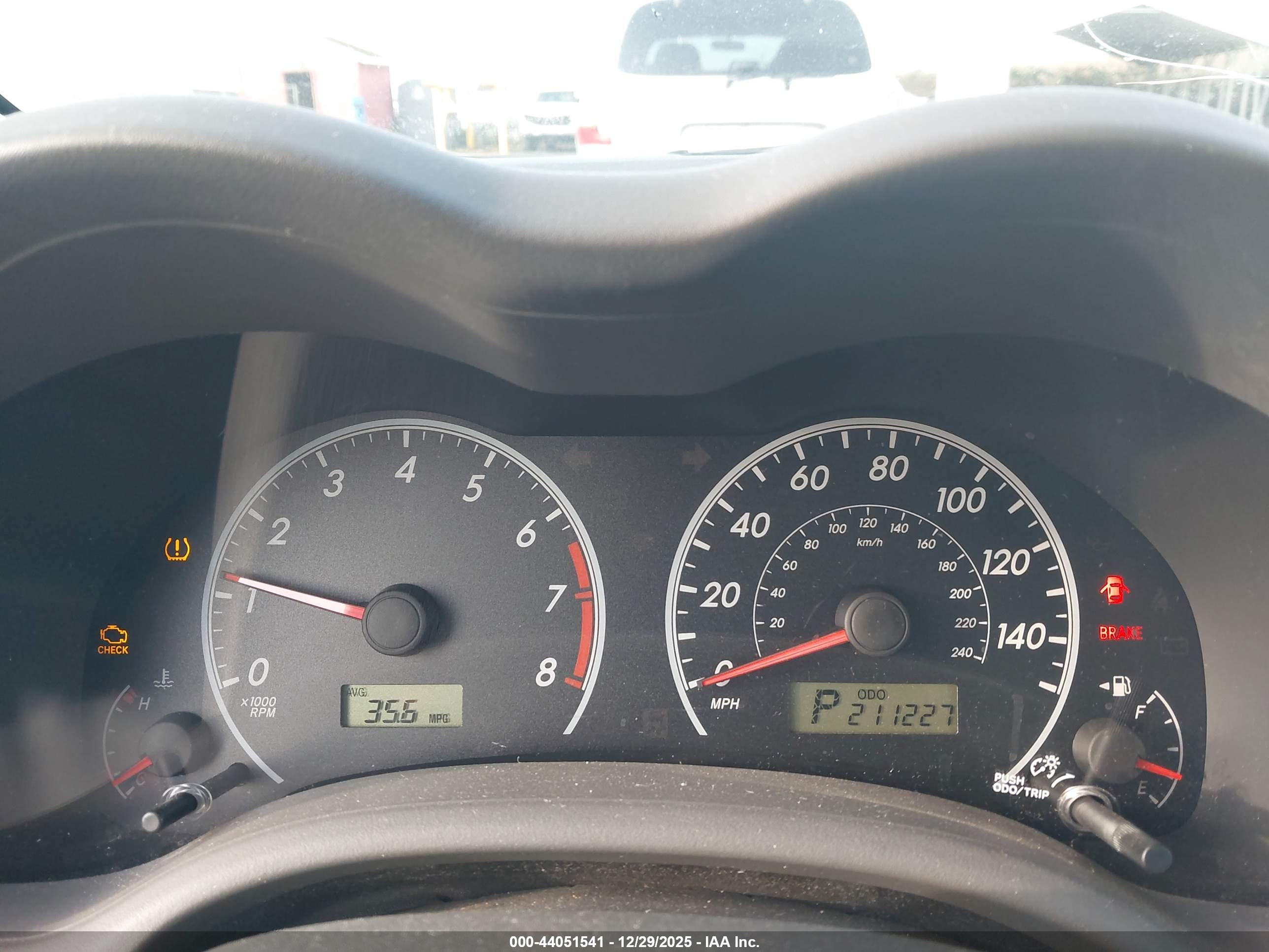 TOYOTA COROLLA image 7