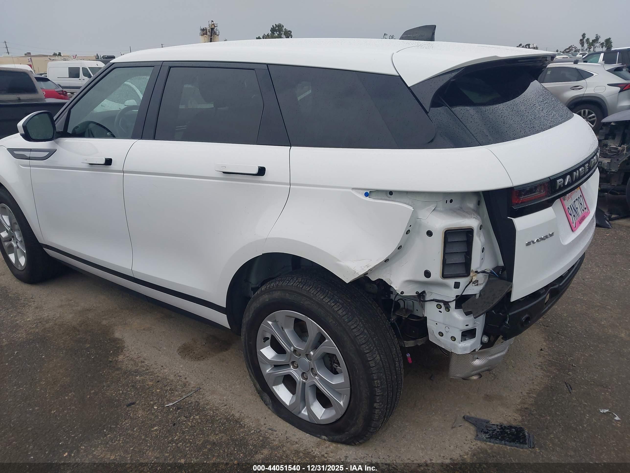 LAND ROVER image 3