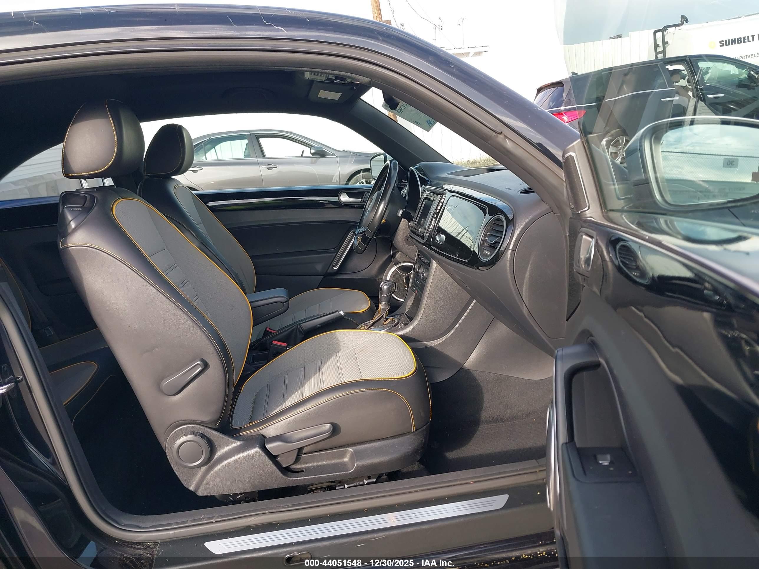 VOLKSWAGEN BEETLE image 5