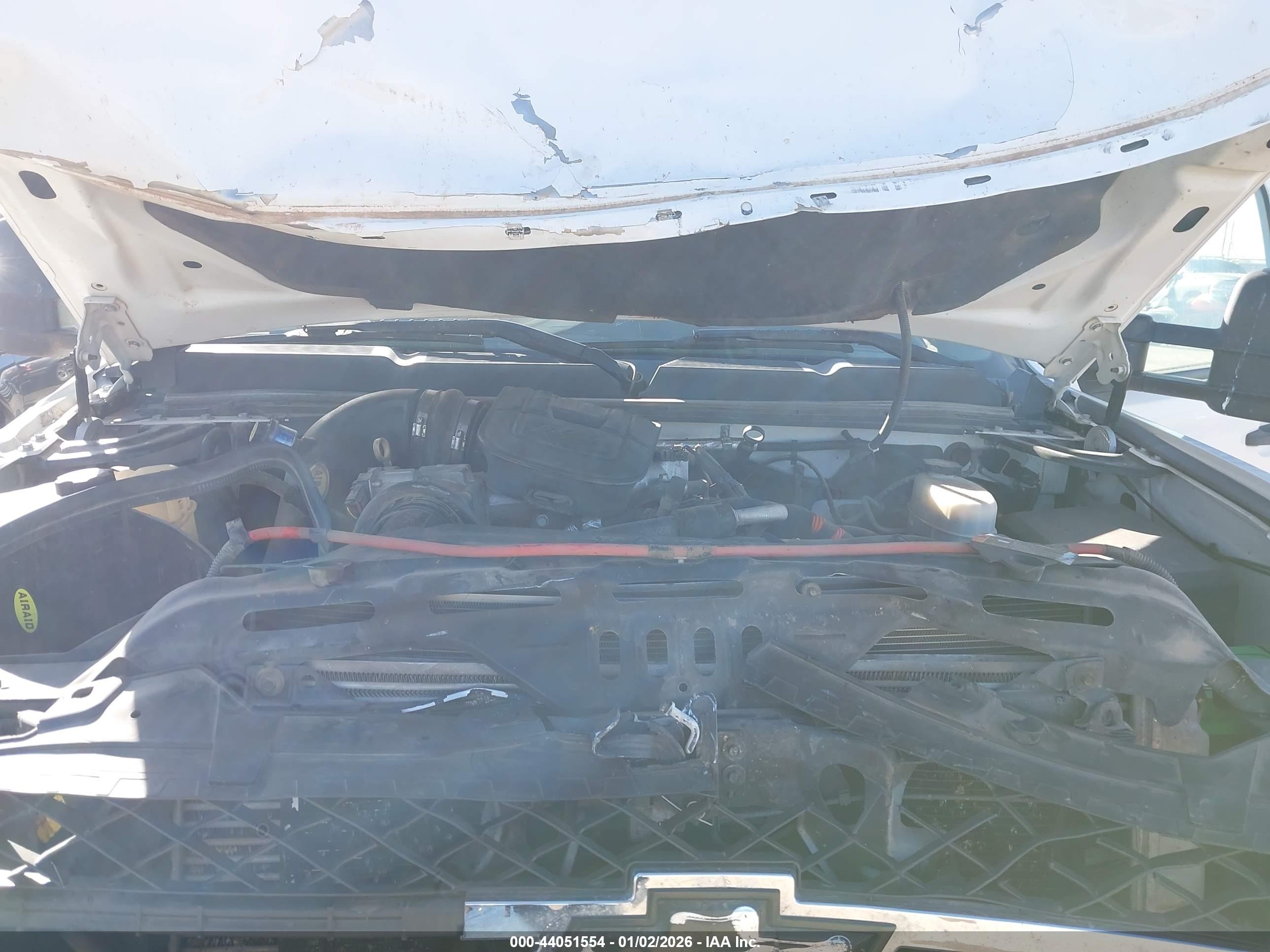 CHEVROLET SILVERADO image 10