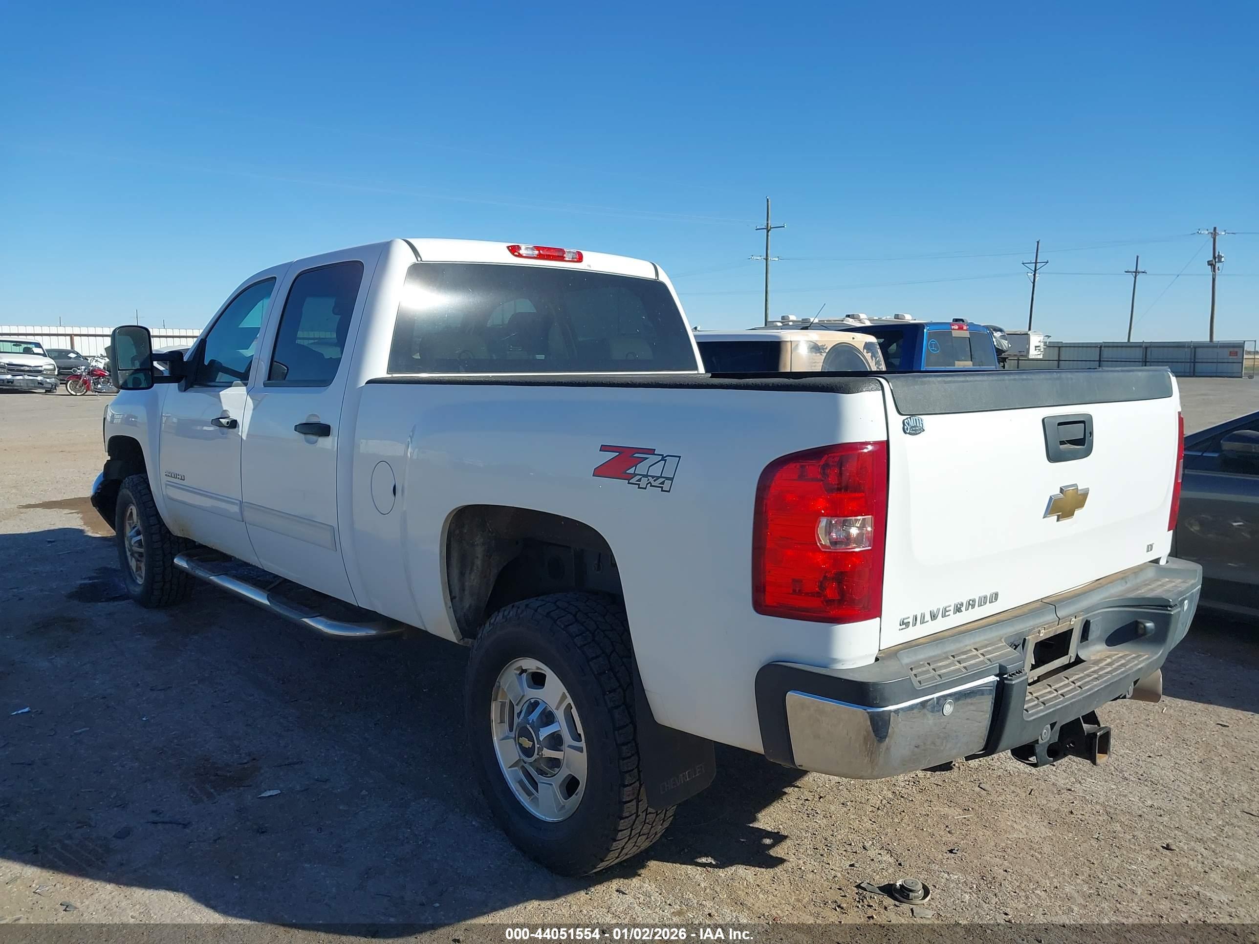 CHEVROLET SILVERADO image 3
