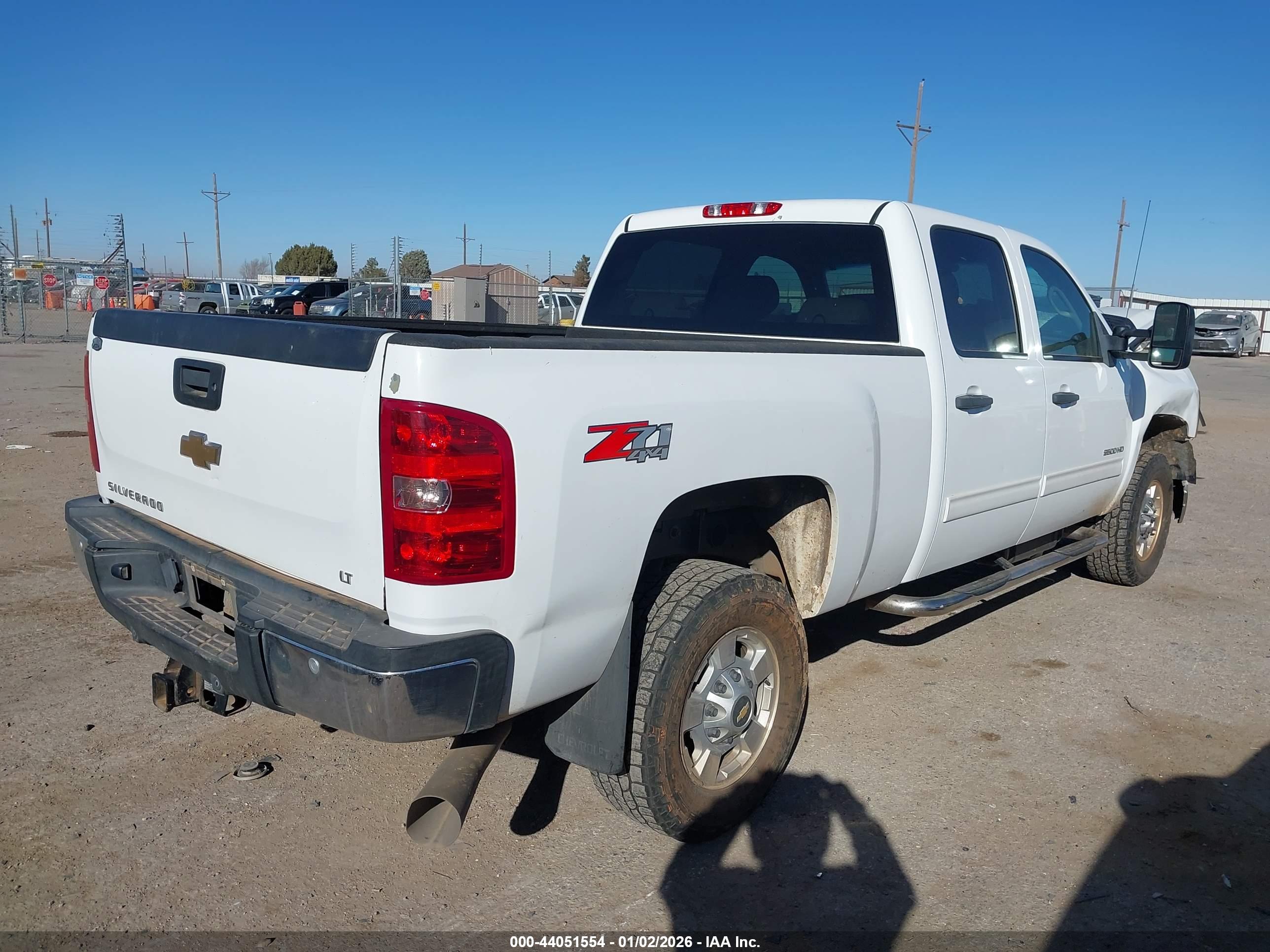 CHEVROLET SILVERADO image 4
