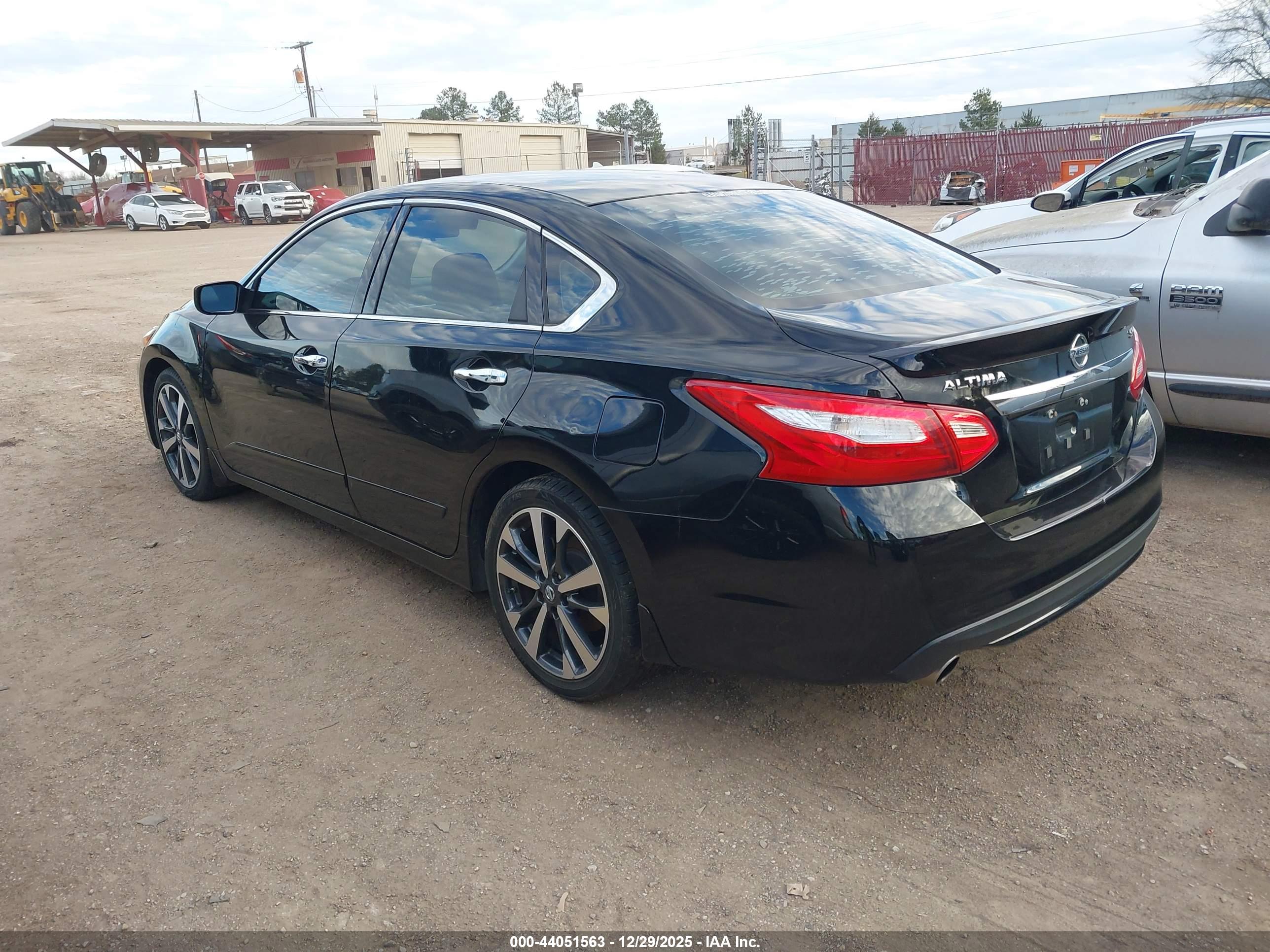 NISSAN ALTIMA image 3
