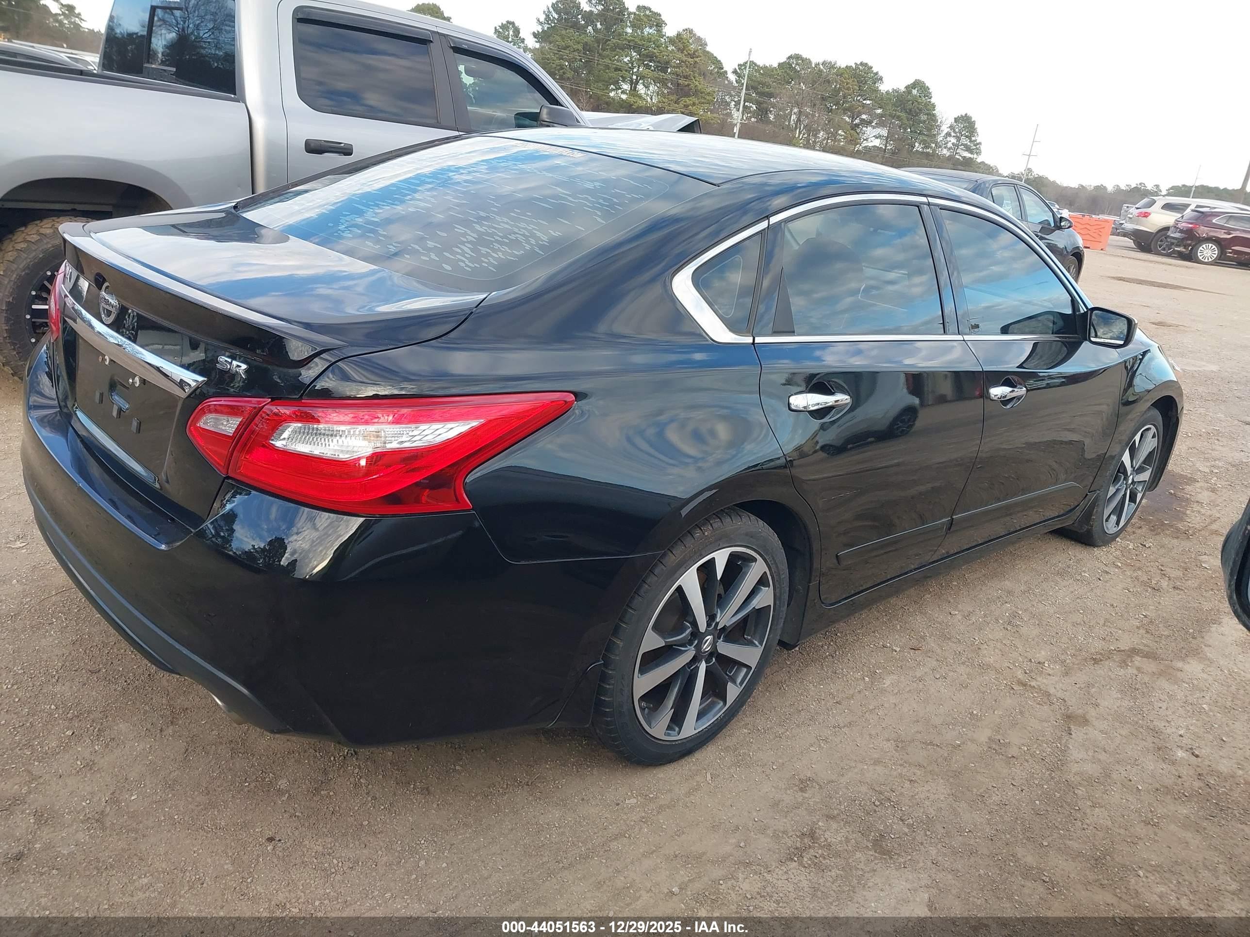 NISSAN ALTIMA image 4