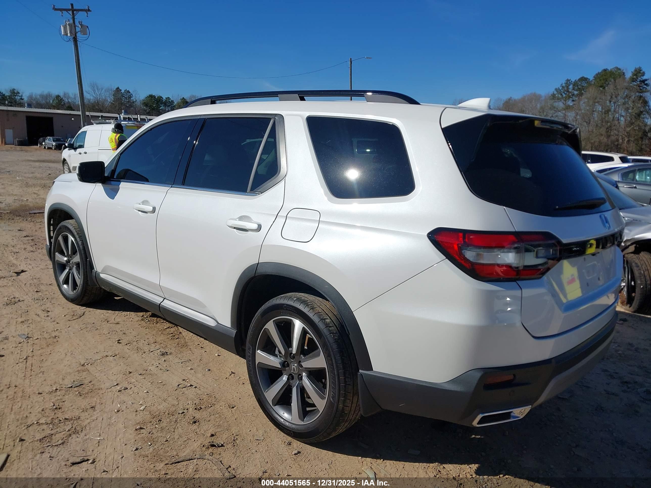 HONDA PILOT image 3