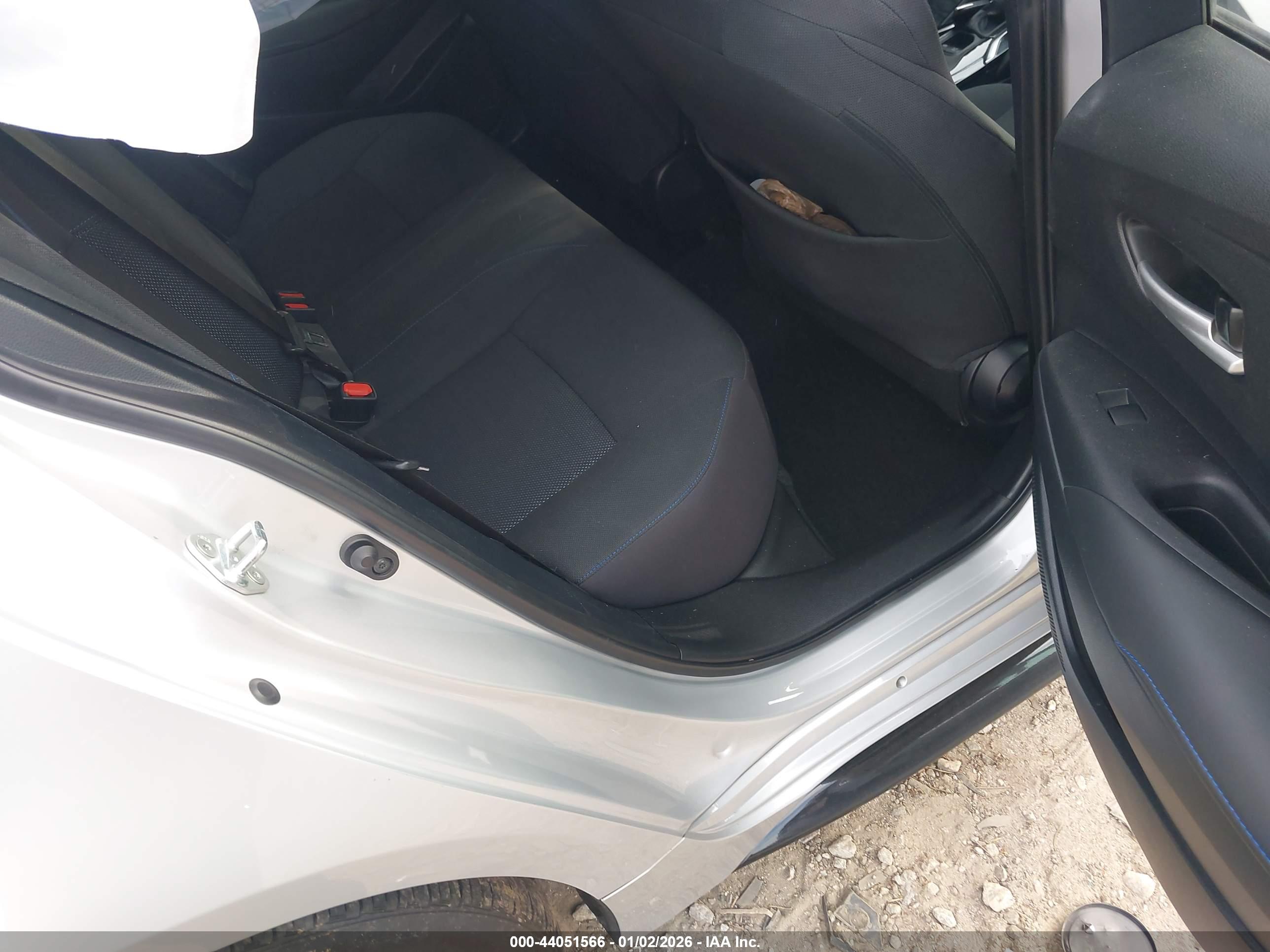 TOYOTA COROLLA image 8