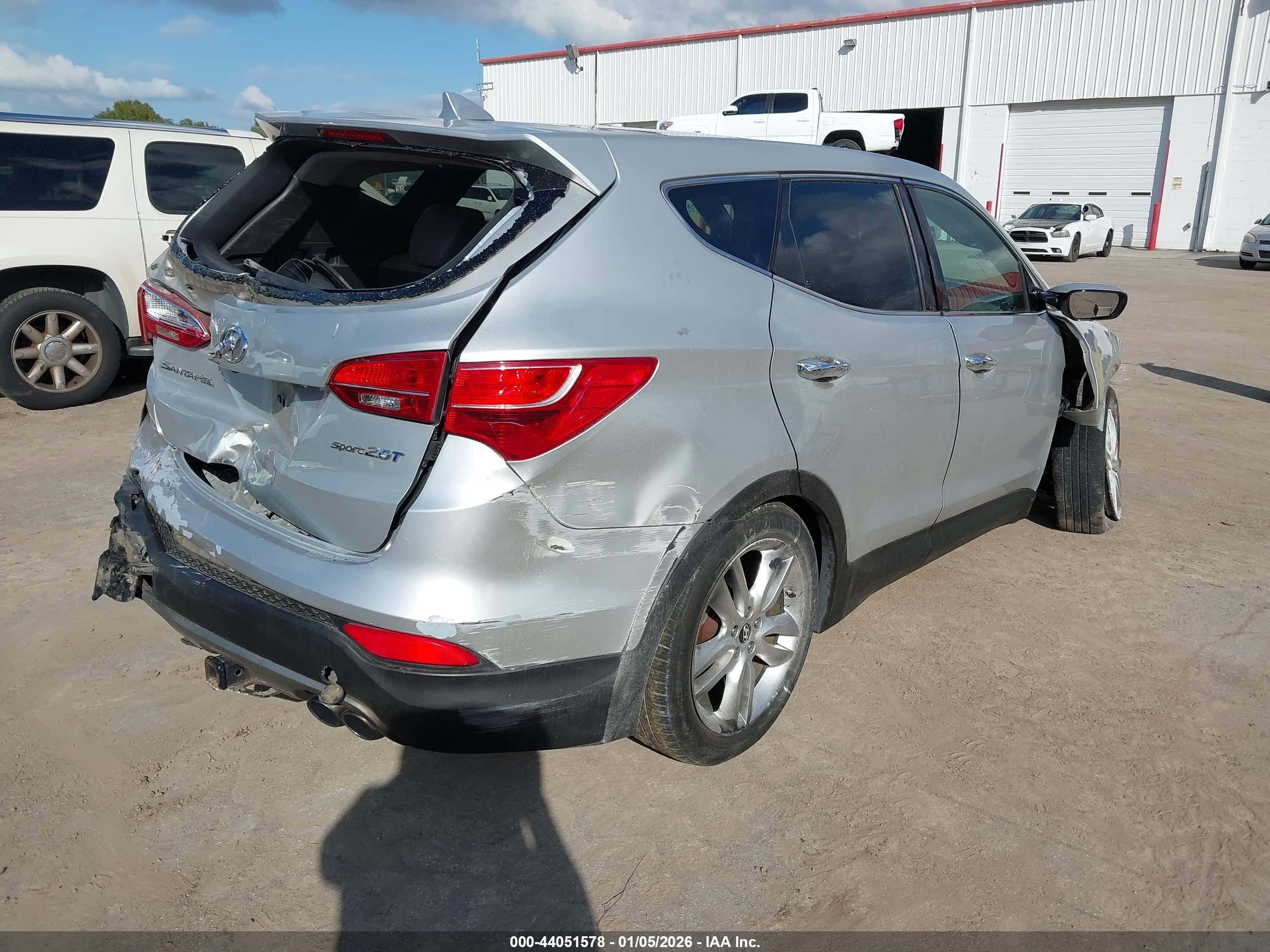 HYUNDAI SANTA image 4